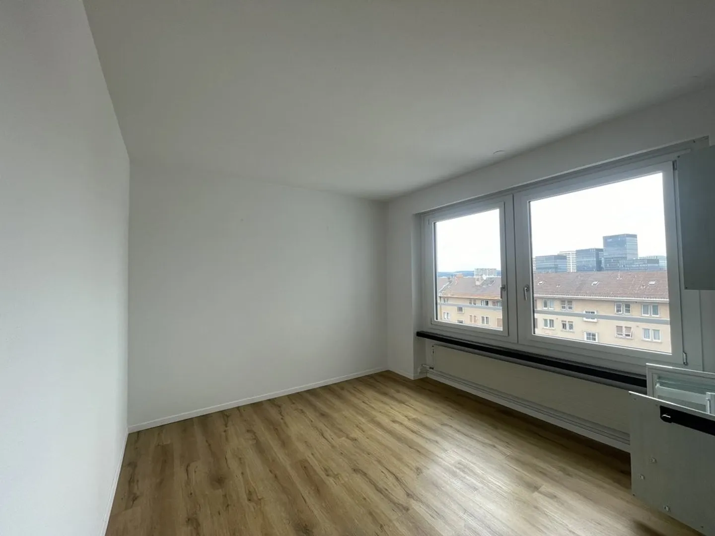 Office space directly at Oerlikon train station - Photo 3 of 7