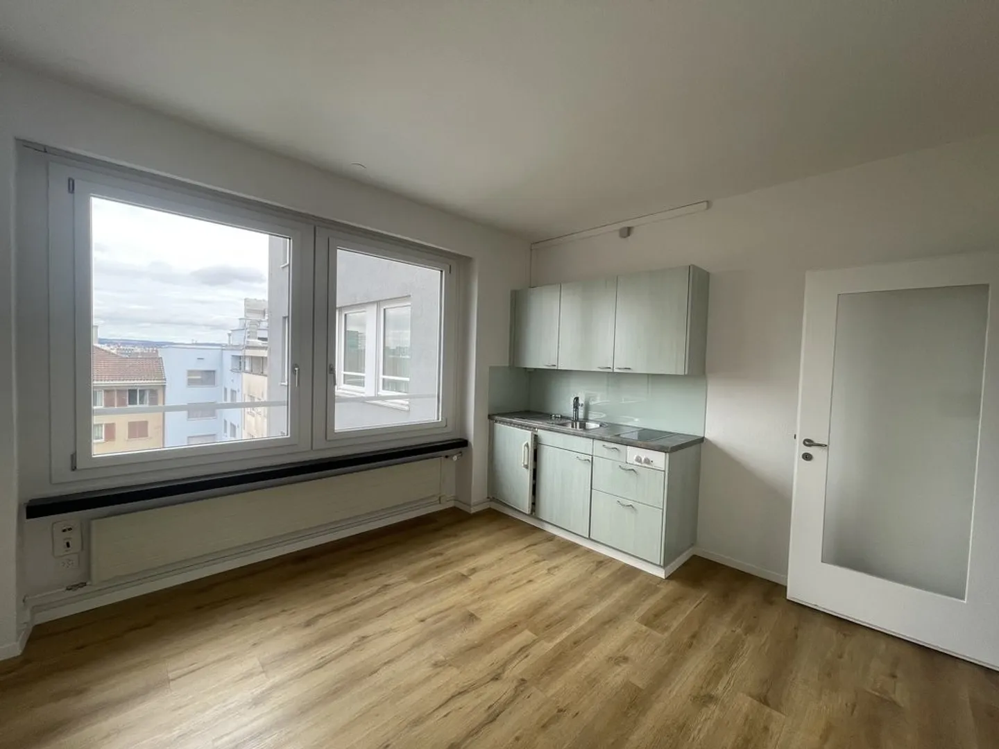 Office space directly at Oerlikon train station - Photo 2 of 7