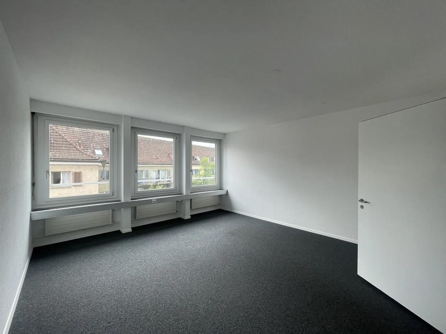 Office space directly at Oerlikon train station - Photo 4 of 7