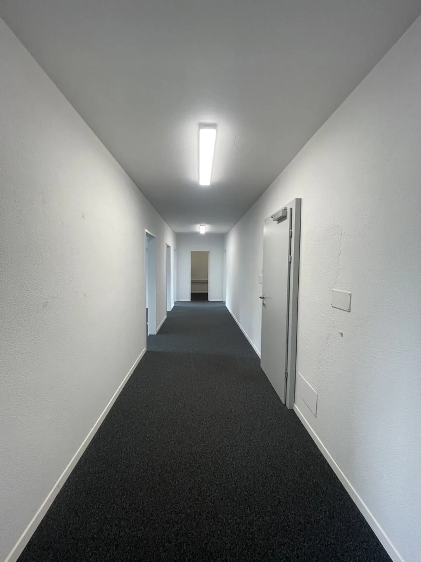 Office space directly at Oerlikon train station - Photo 6 of 7