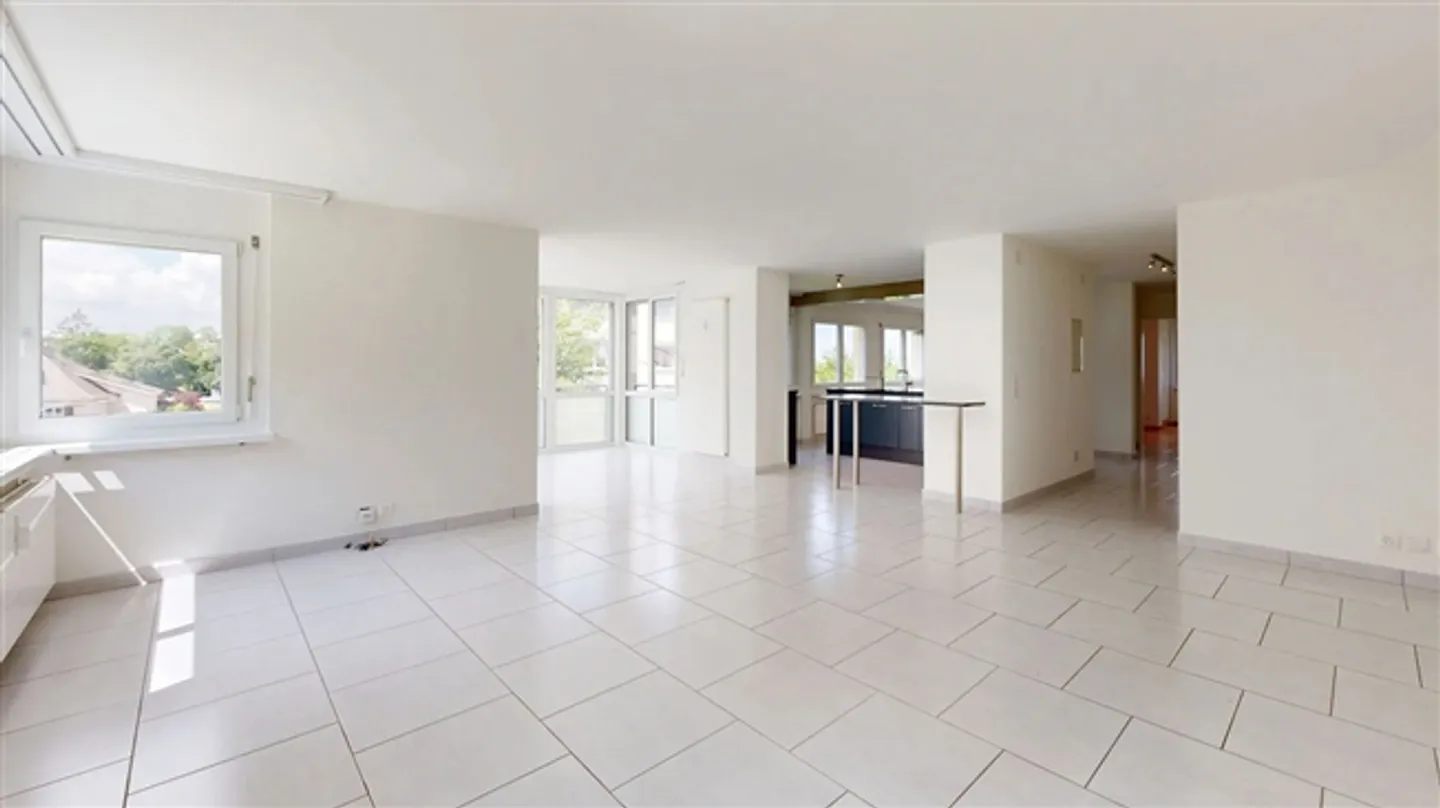 Light-filled 3.5-room apartment with parking space - Photo 1 of 19