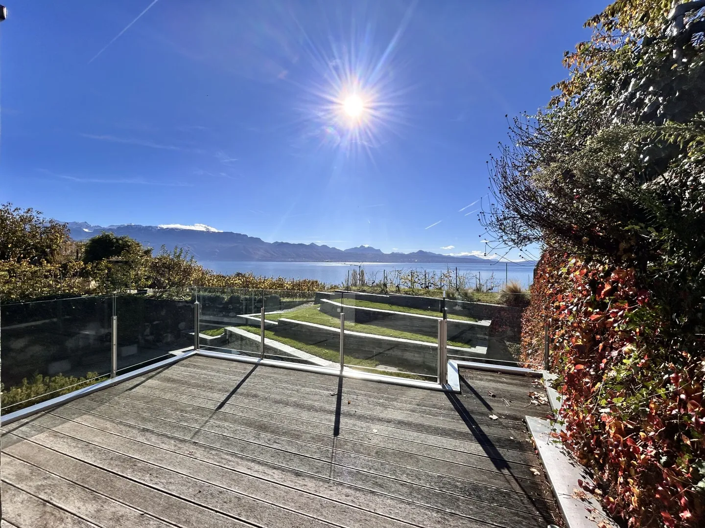 Duplex with high-end finishes and panoramic view of the lake and mountains - Photo 3 of 5