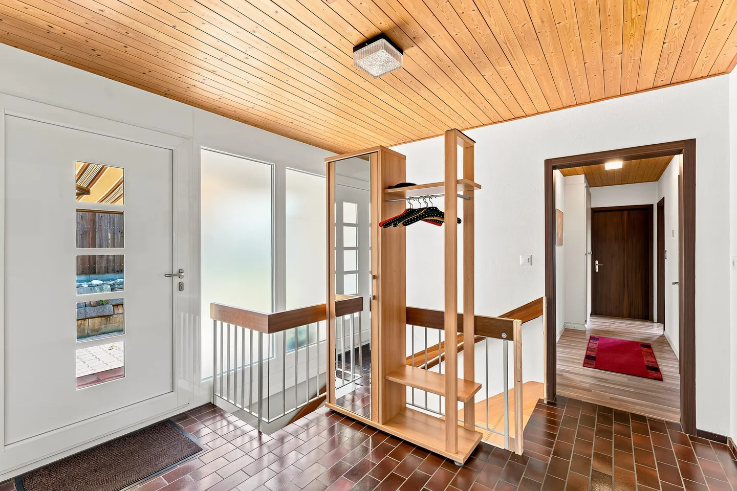 Geräumiges Einfamilienhaus mit Aussicht - Foto 4 von 13