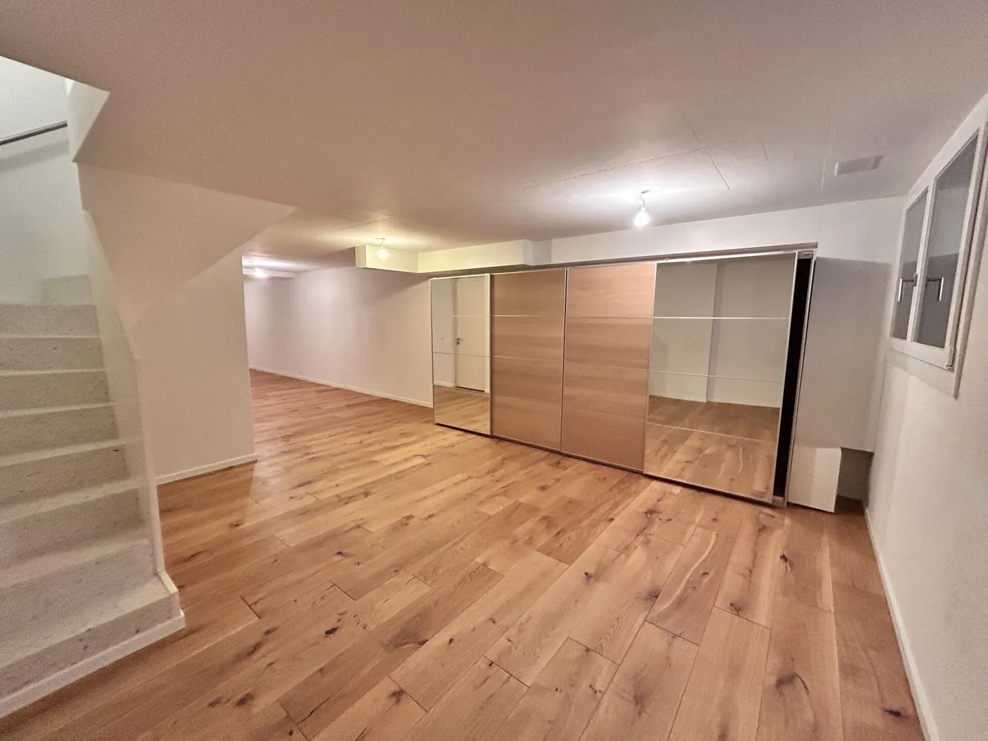 Duplex with high-end finishes and panoramic view of the lake and mountains - Photo 5 of 5