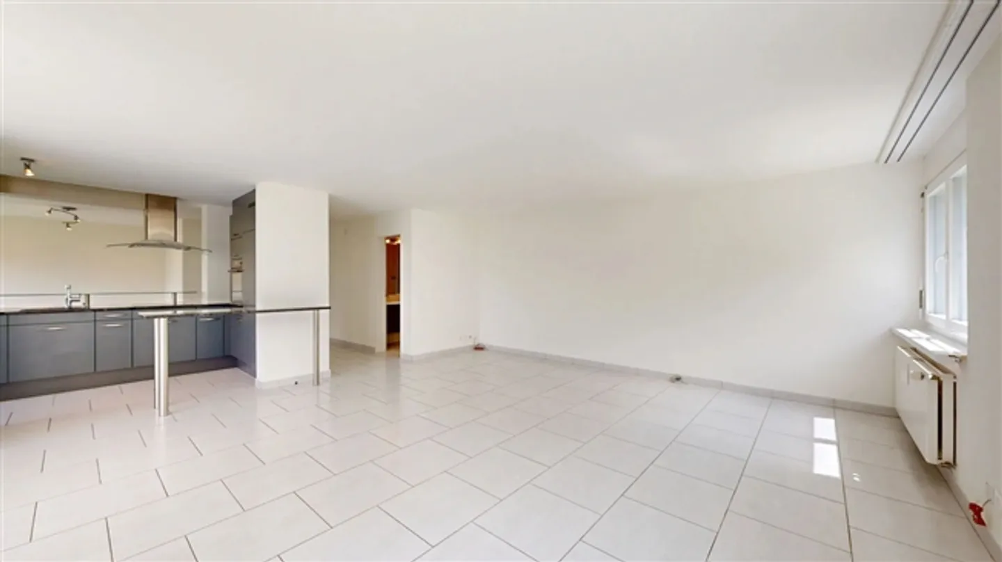 Light-filled 3.5-room apartment with parking space - Photo 5 of 19