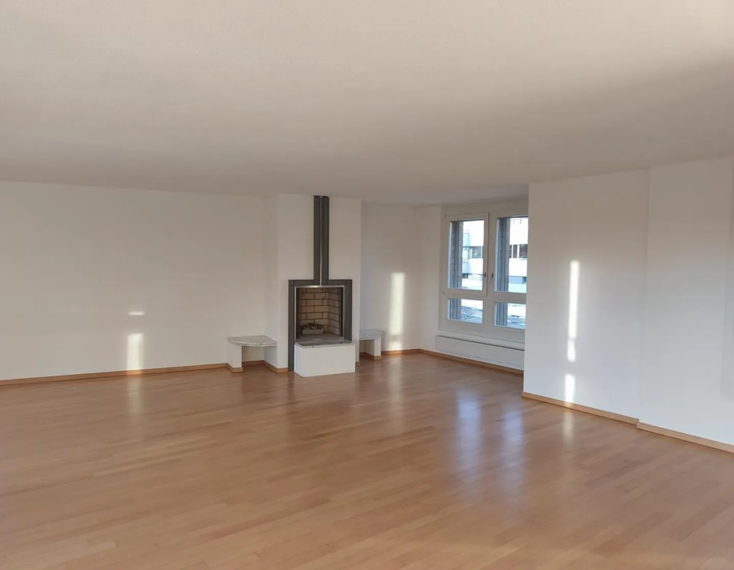 Quiet residential area with a view of greenery - Photo 2 of 12