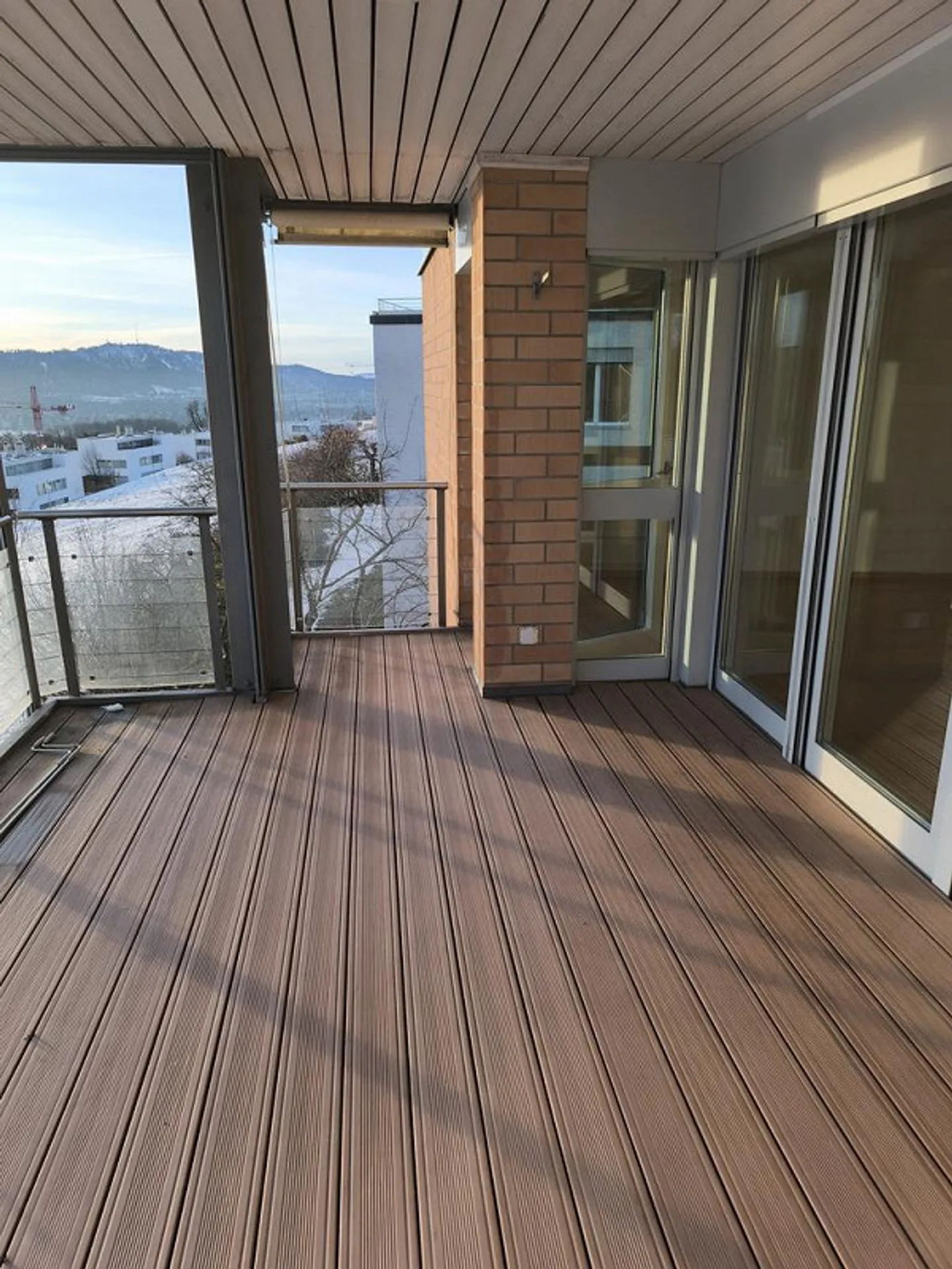 Quiet residential area with a view of greenery - Photo 3 of 12