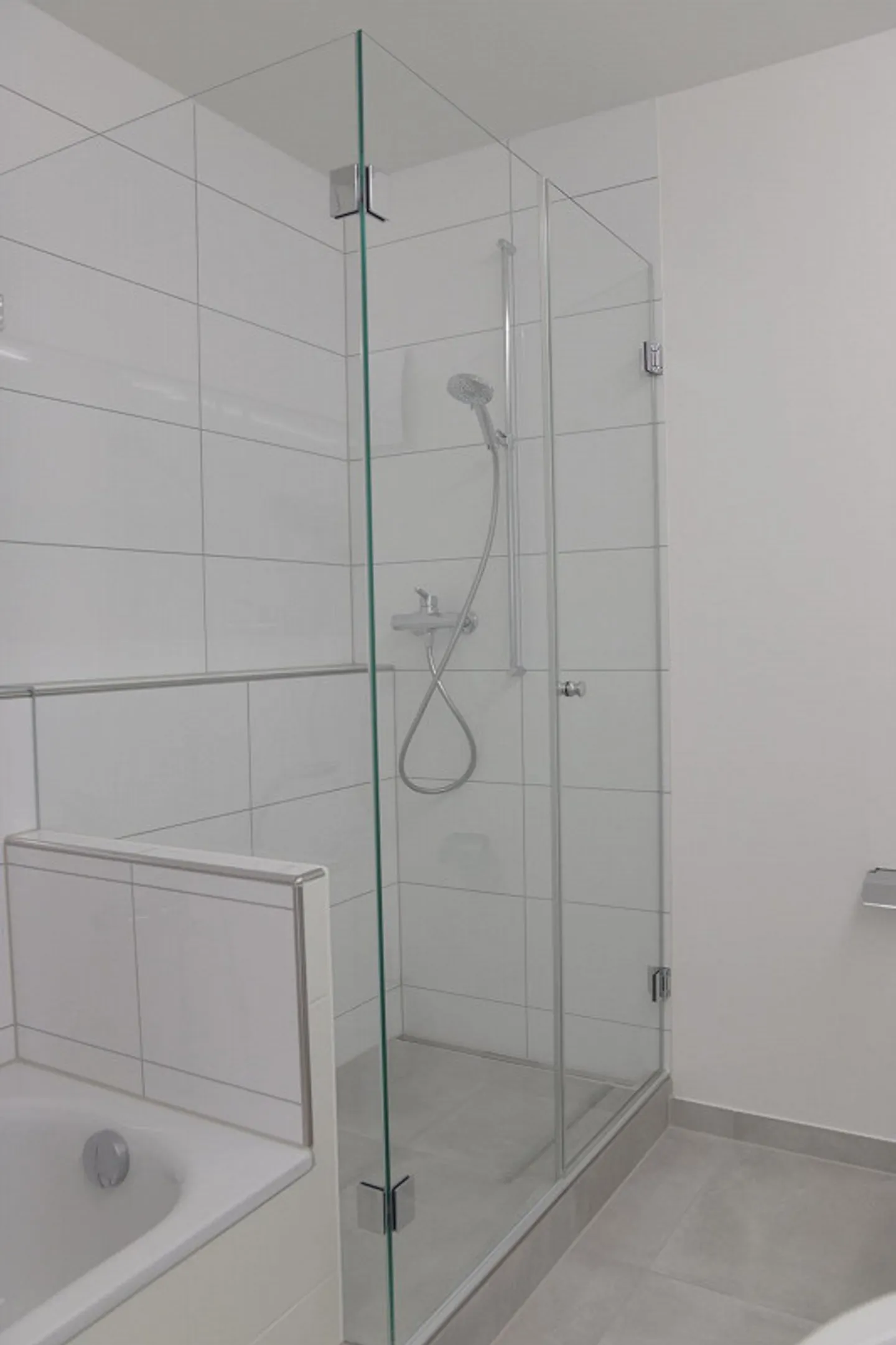 Exclusive and partially renovated 3 1/2-room apartment in Oberwil - Photo 7 of 8