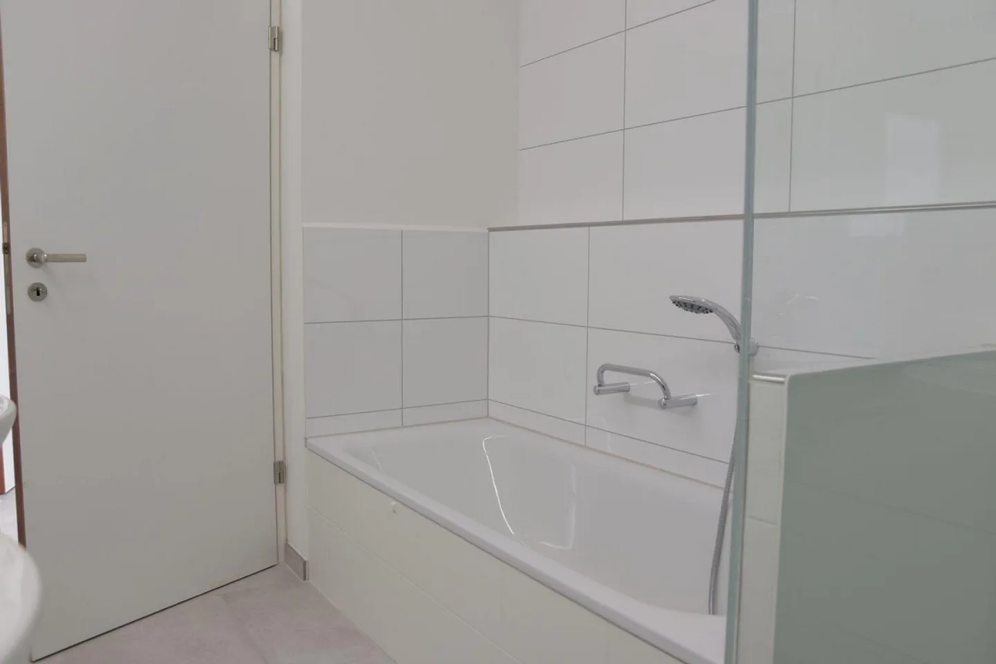Exclusive and partially renovated 3 1/2-room apartment in Oberwil - Photo 8 of 8