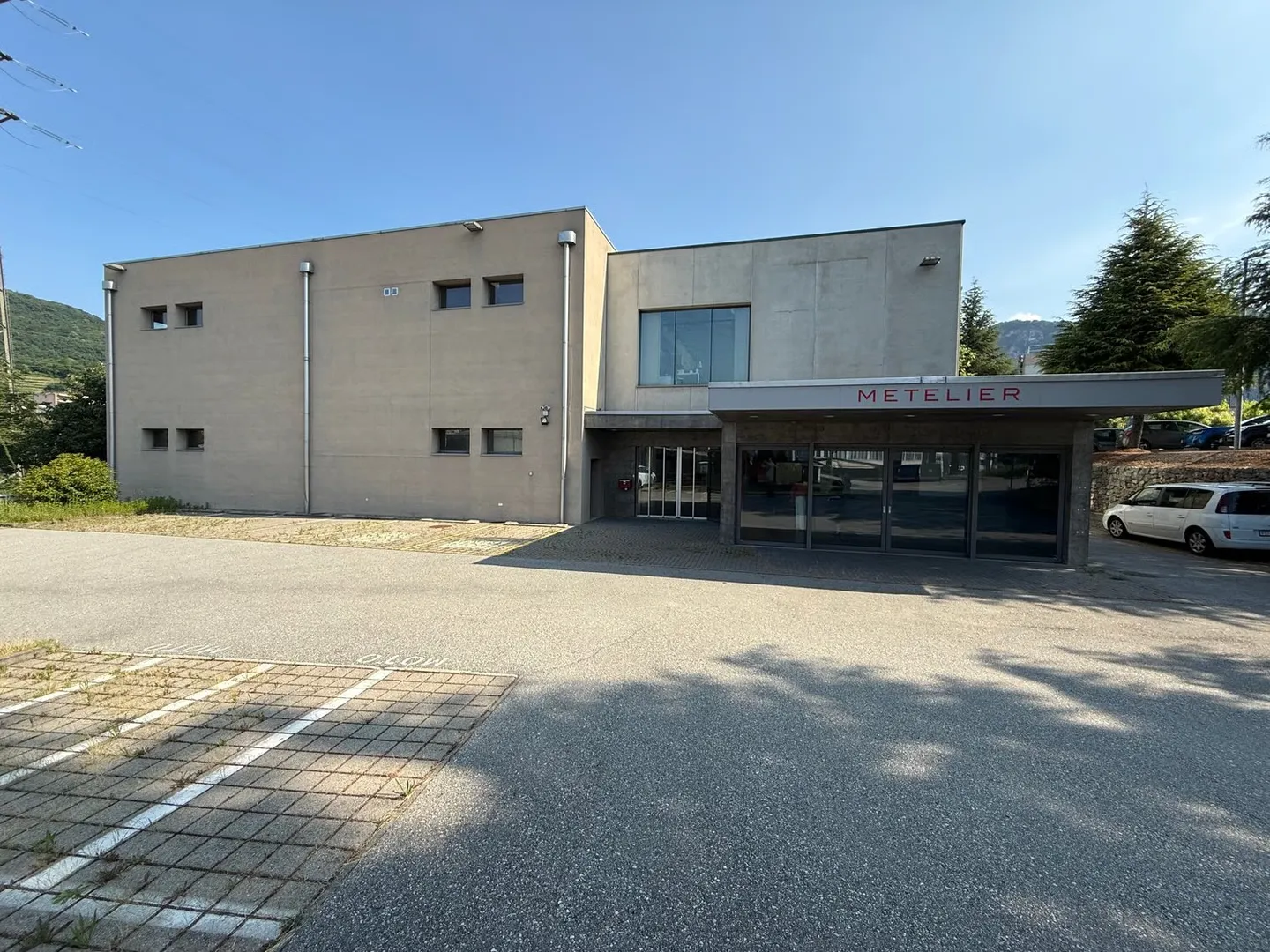 Mendrisio nous louons un grand bâtiment commercial/artisanal avec restaurant - Photo 13 sur 17