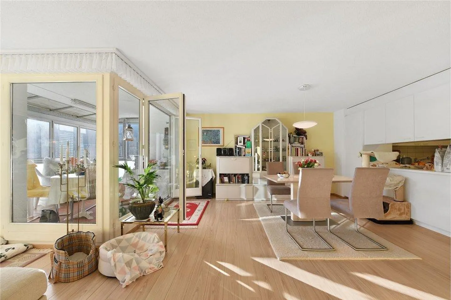 4½ Room Condominium with Garage Space - Photo 4 of 13