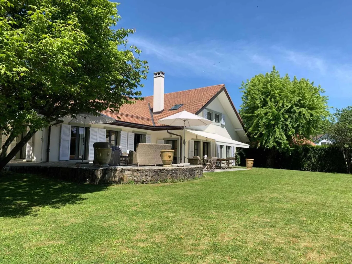 Elegante casa con giardino privato nel cuore di Terre-Sainte - Foto 1 di 13