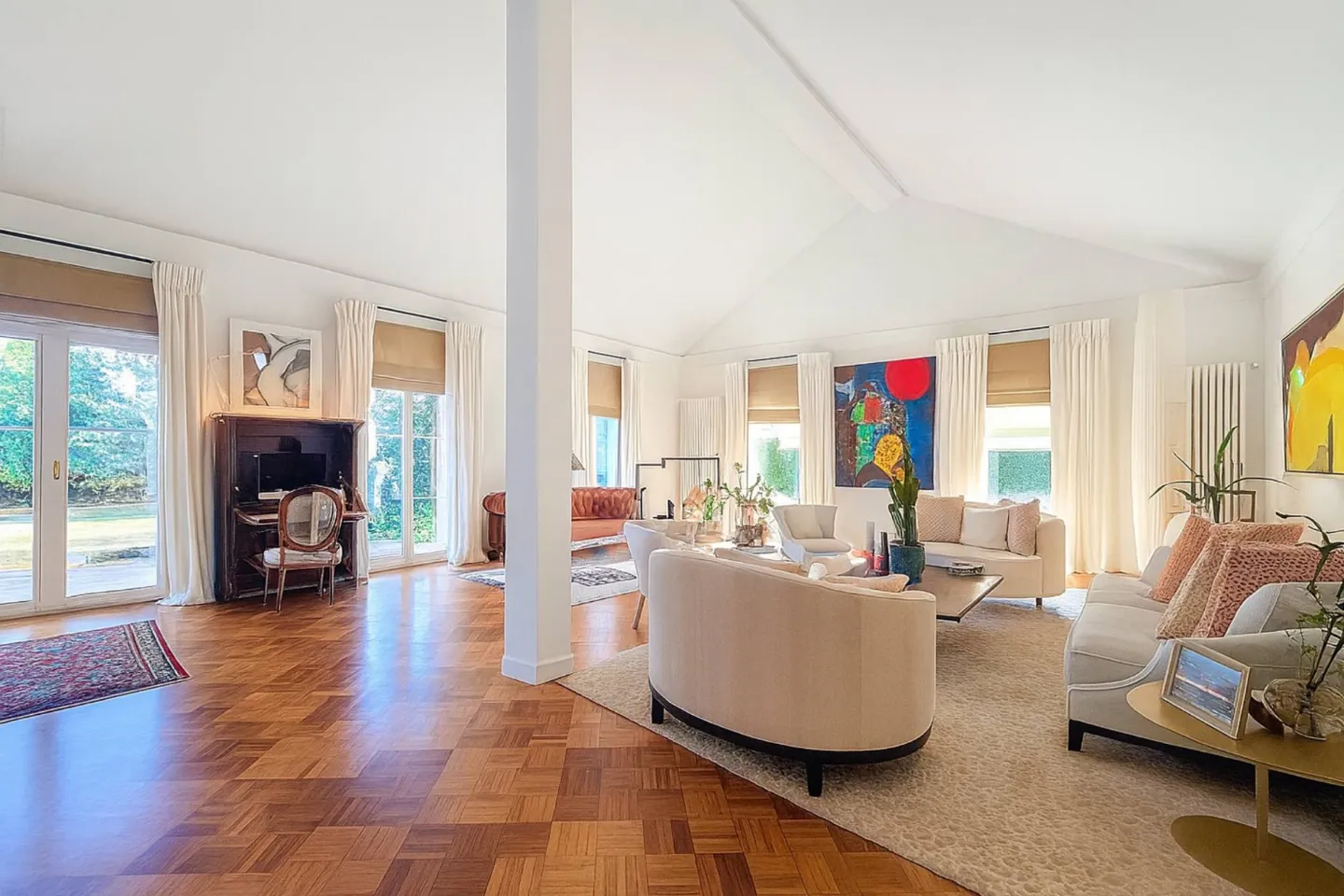 Elegante casa con giardino privato nel cuore di Terre-Sainte - Foto 2 di 13