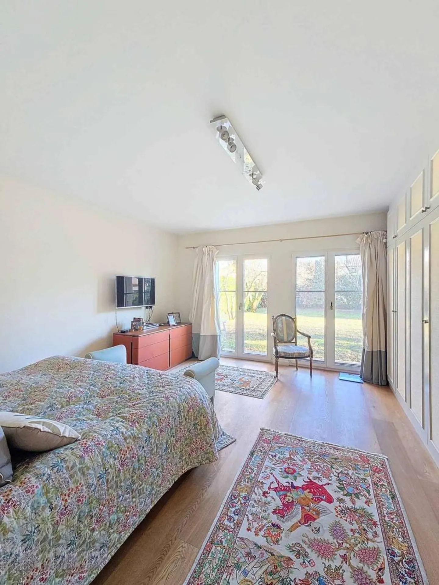 Elegante casa con giardino privato nel cuore di Terre-Sainte - Foto 8 di 13
