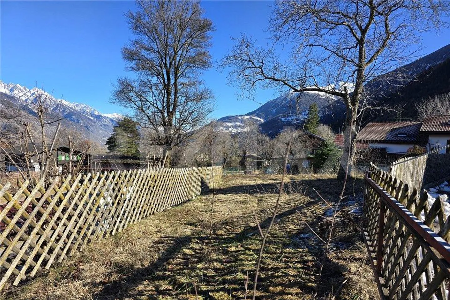 Large building plot - approved project available - Photo 9 of 10