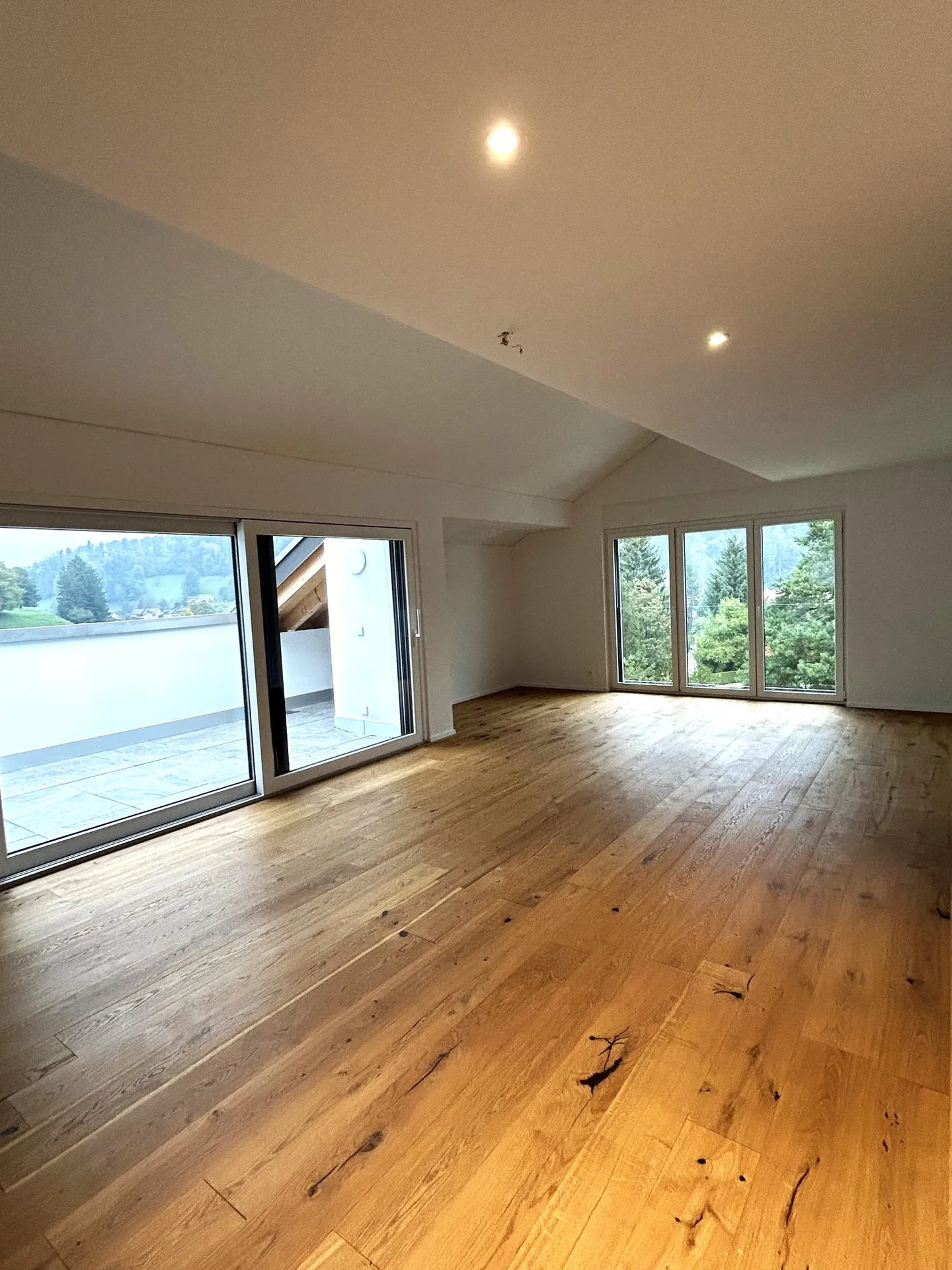 Vivere come in una casa unifamiliare su tre piani - Foto 3 di 11