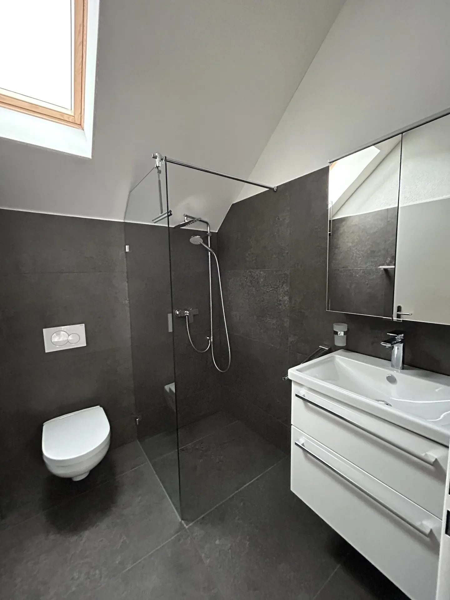 Vivere come in una casa unifamiliare su tre piani - Foto 5 di 11