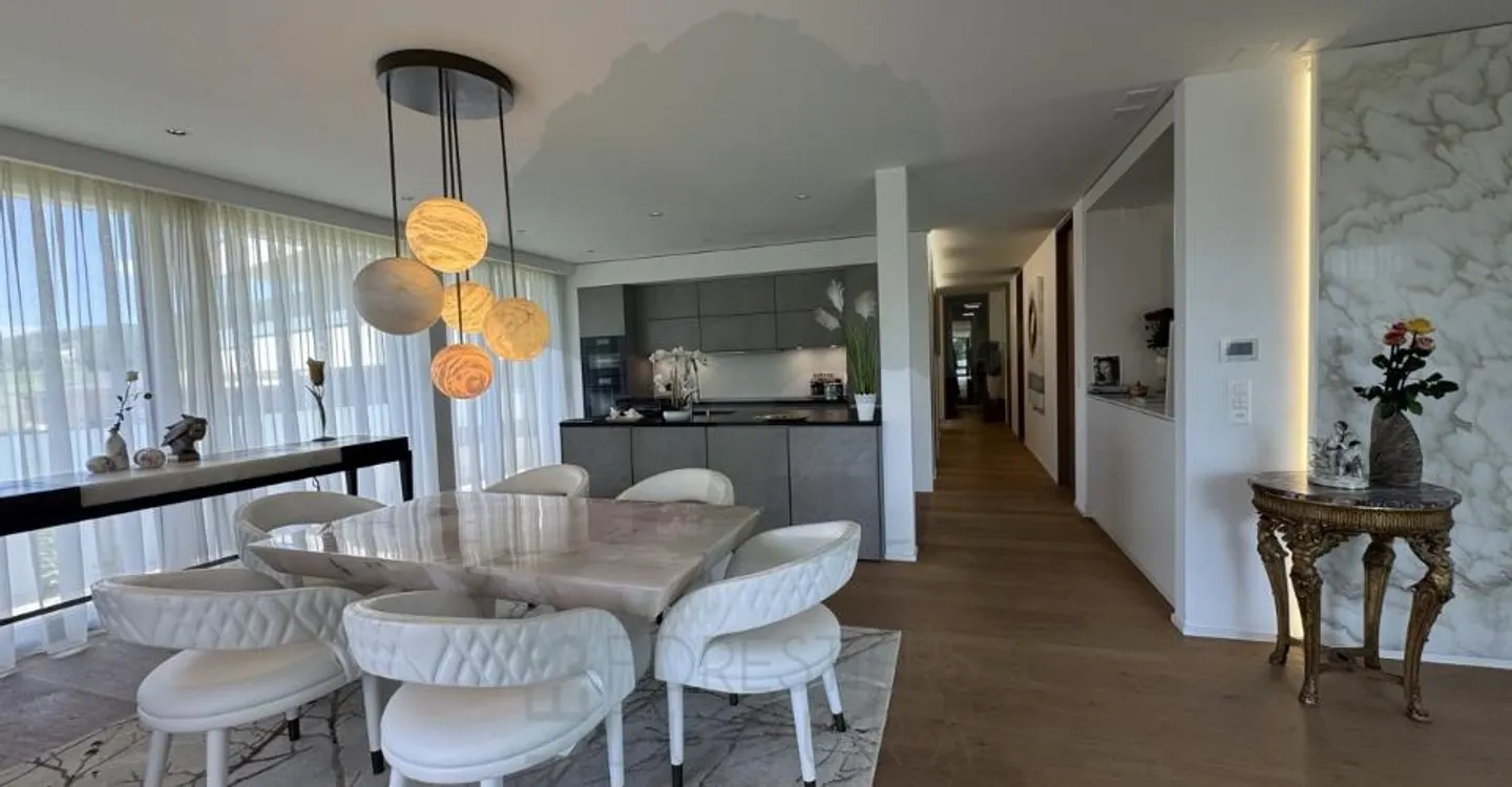 Superb 5.5-room apartment of 170 m² with a 62 m² terrace - Photo 11 of 13