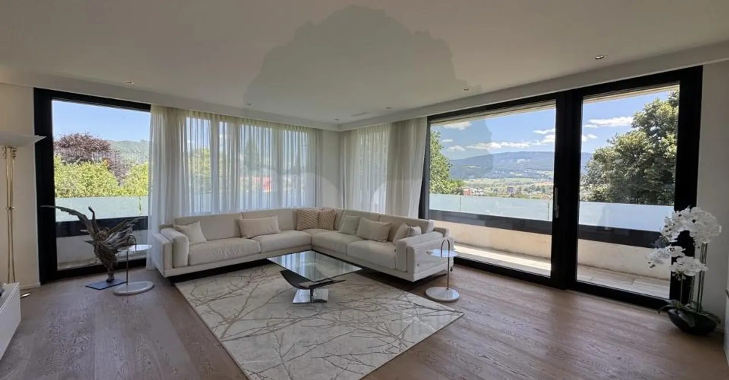 Superb 5.5-room apartment of 170 m² with a 62 m² terrace - Photo 4 of 13