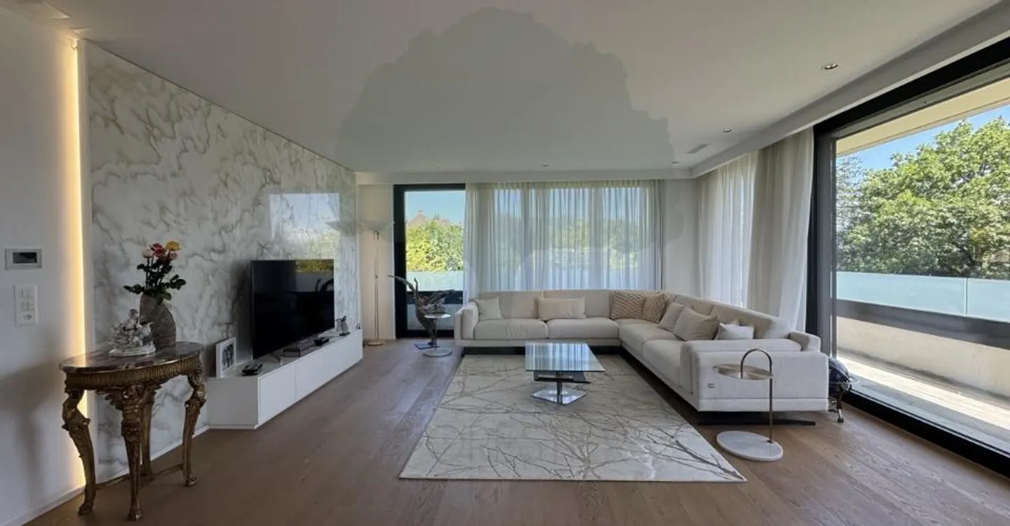 Superb 5.5-room apartment of 170 m² with a 62 m² terrace - Photo 5 of 13
