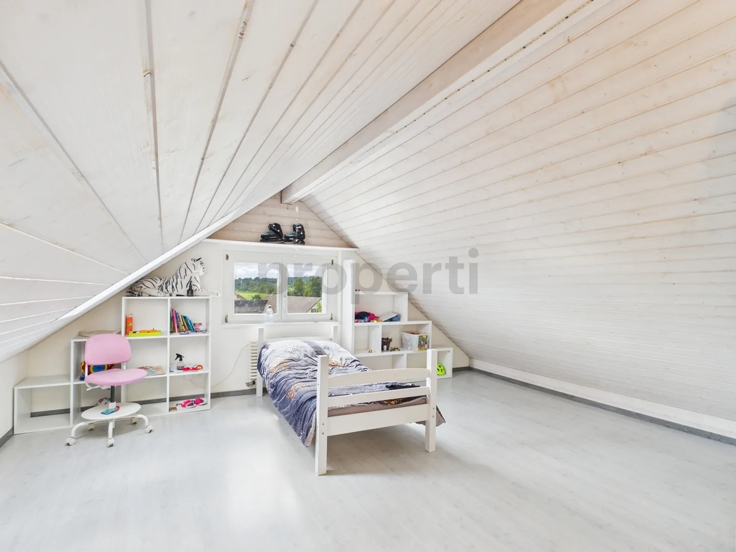 Charming 4.5-room maisonette apartment in Weinfelden, TG: Ideal for families - Photo 7 of 12