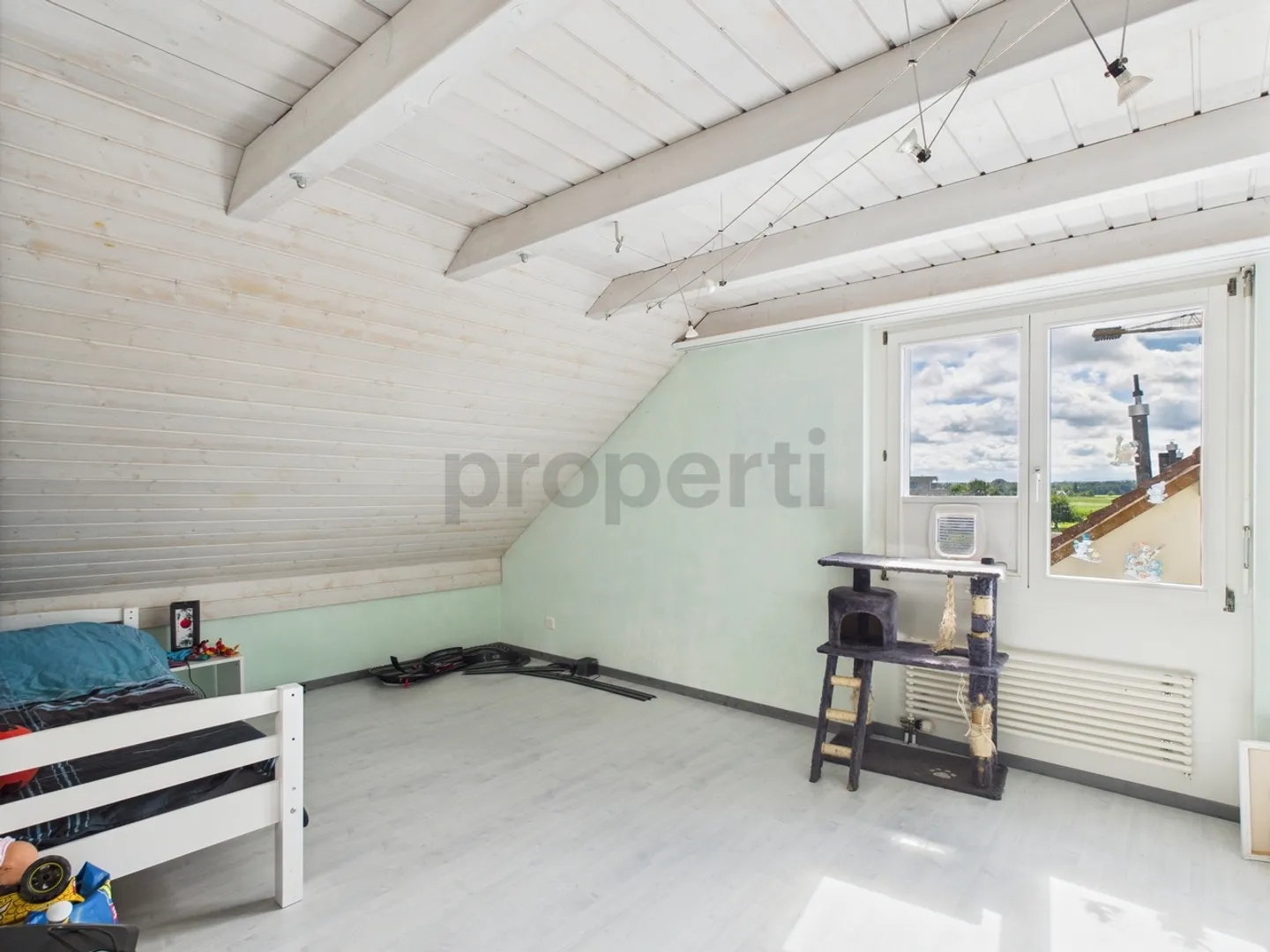 Charming 4.5-room maisonette apartment in Weinfelden, TG: Ideal for families - Photo 8 of 12
