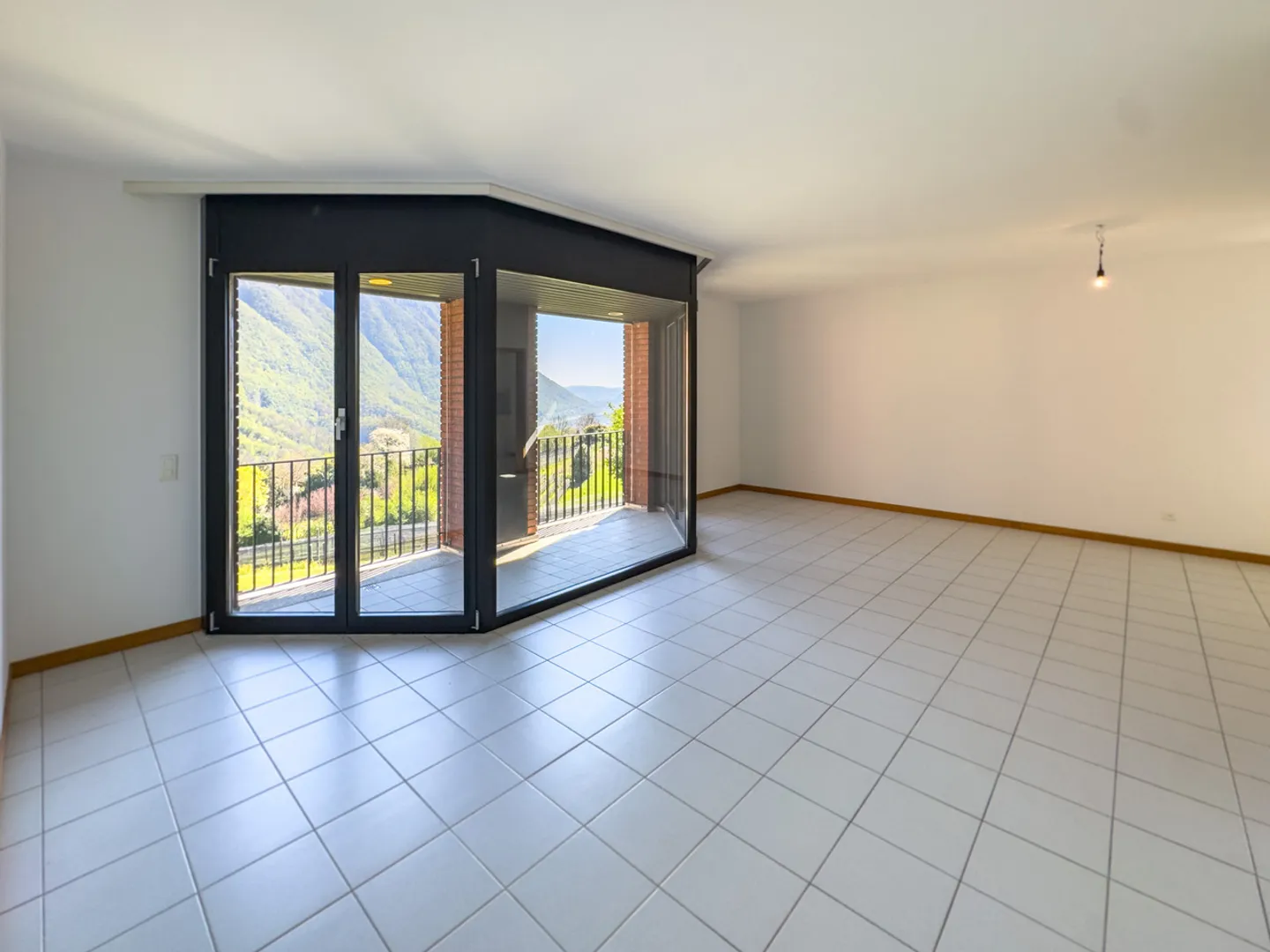 Appartement 4.5 pièces à Rovio immergé dans la verdure - Photo 1 sur 11