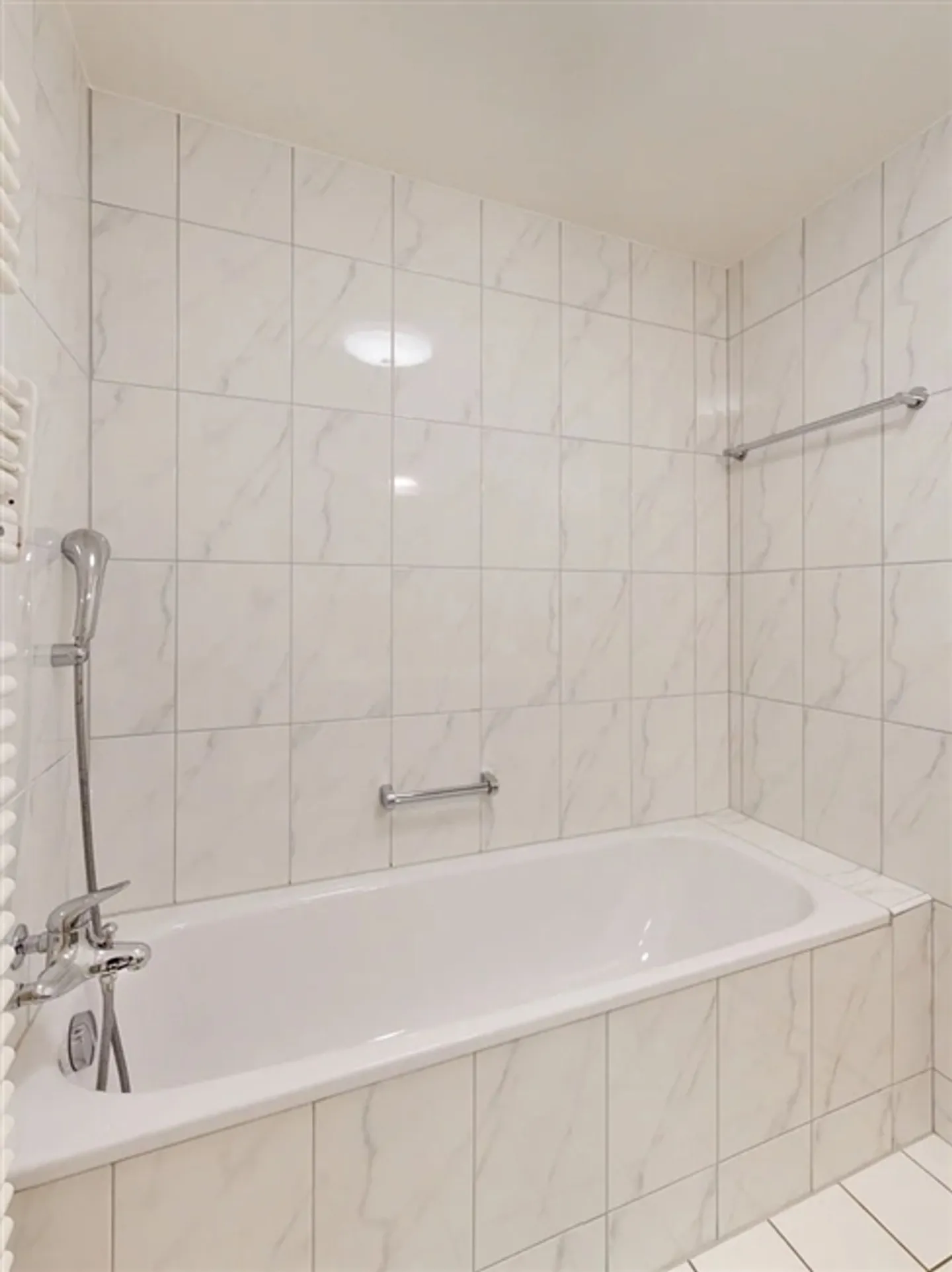 Light-filled 3.5-room apartment with parking space - Photo 11 of 19