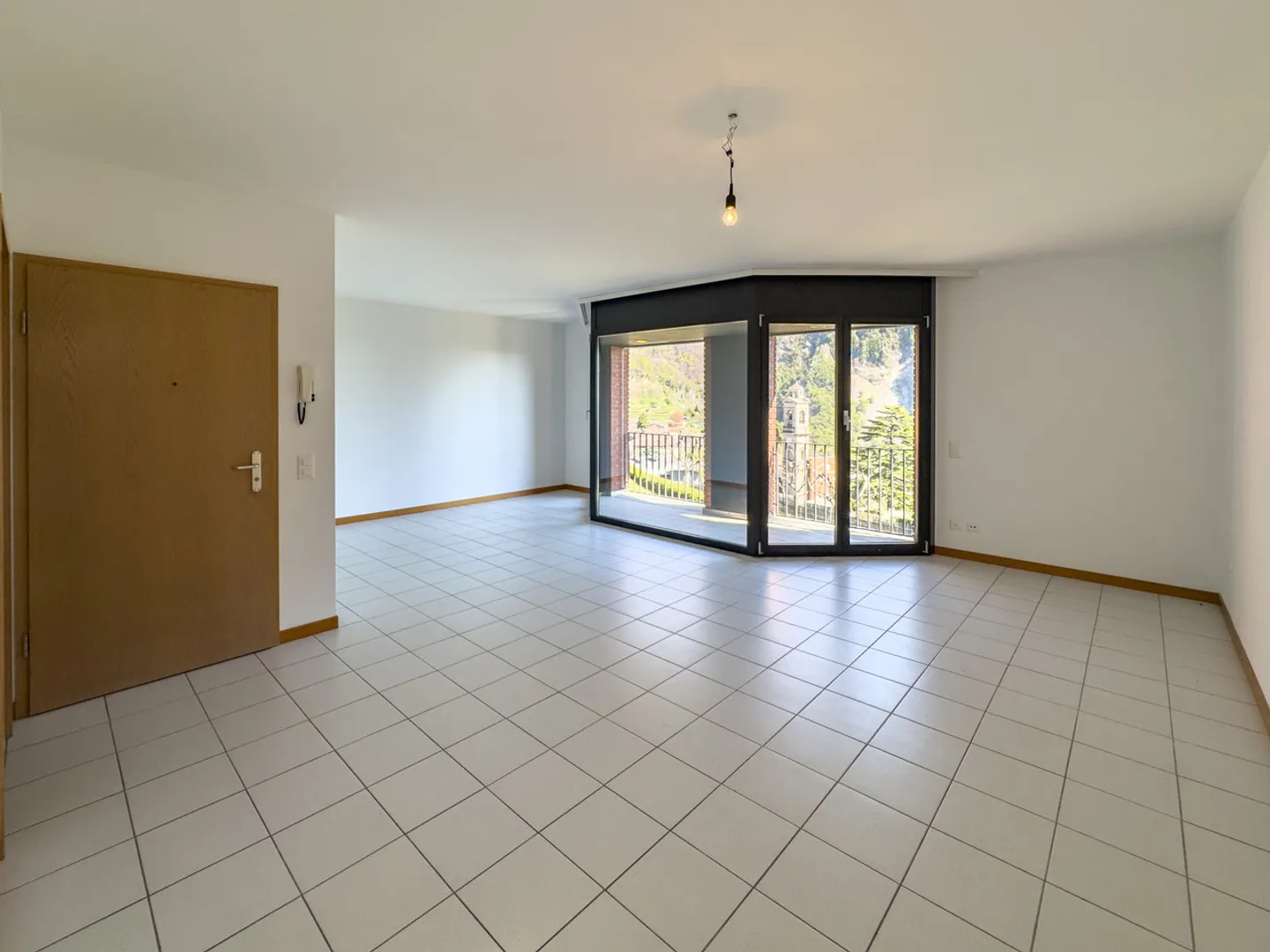 Appartement 4.5 pièces à Rovio immergé dans la verdure - Photo 3 sur 11