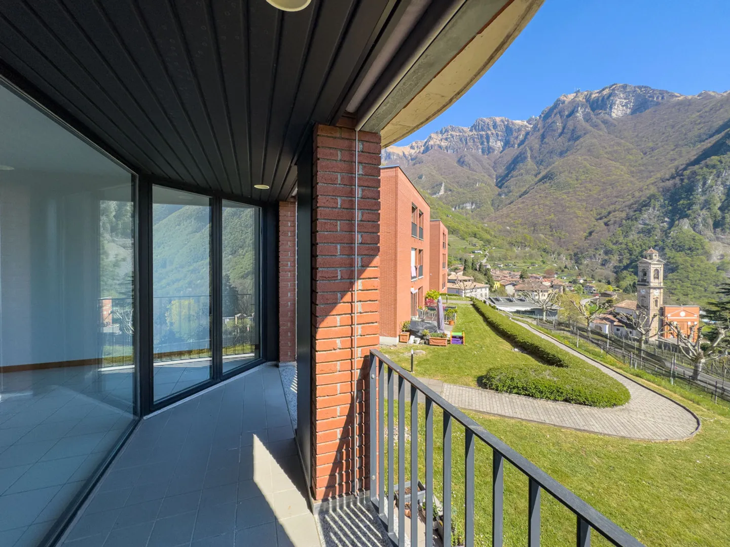 Appartement 4.5 pièces à Rovio immergé dans la verdure - Photo 8 sur 11