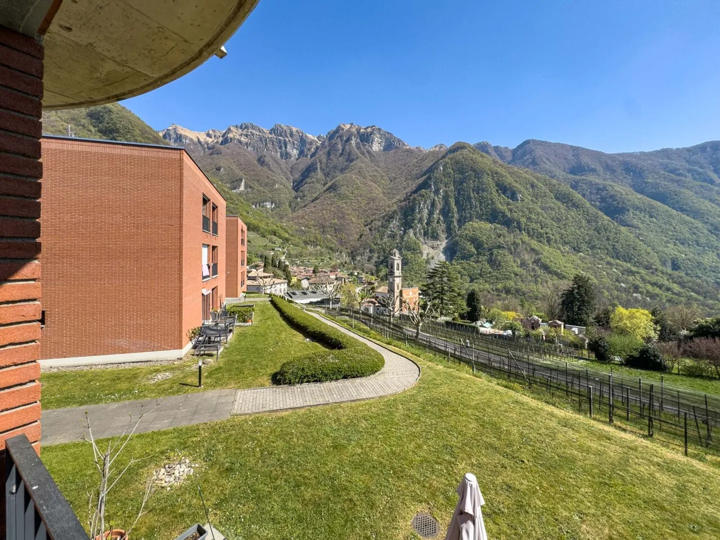 Appartement 4.5 pièces à Rovio immergé dans la verdure - Photo 10 sur 11