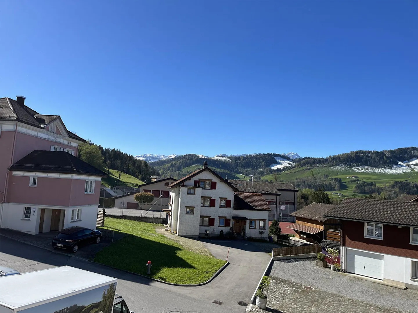 Appartement en duplex lumineux nouvellement rénové (2019) de 4,5 pièces à louer - Photo 14 sur 17