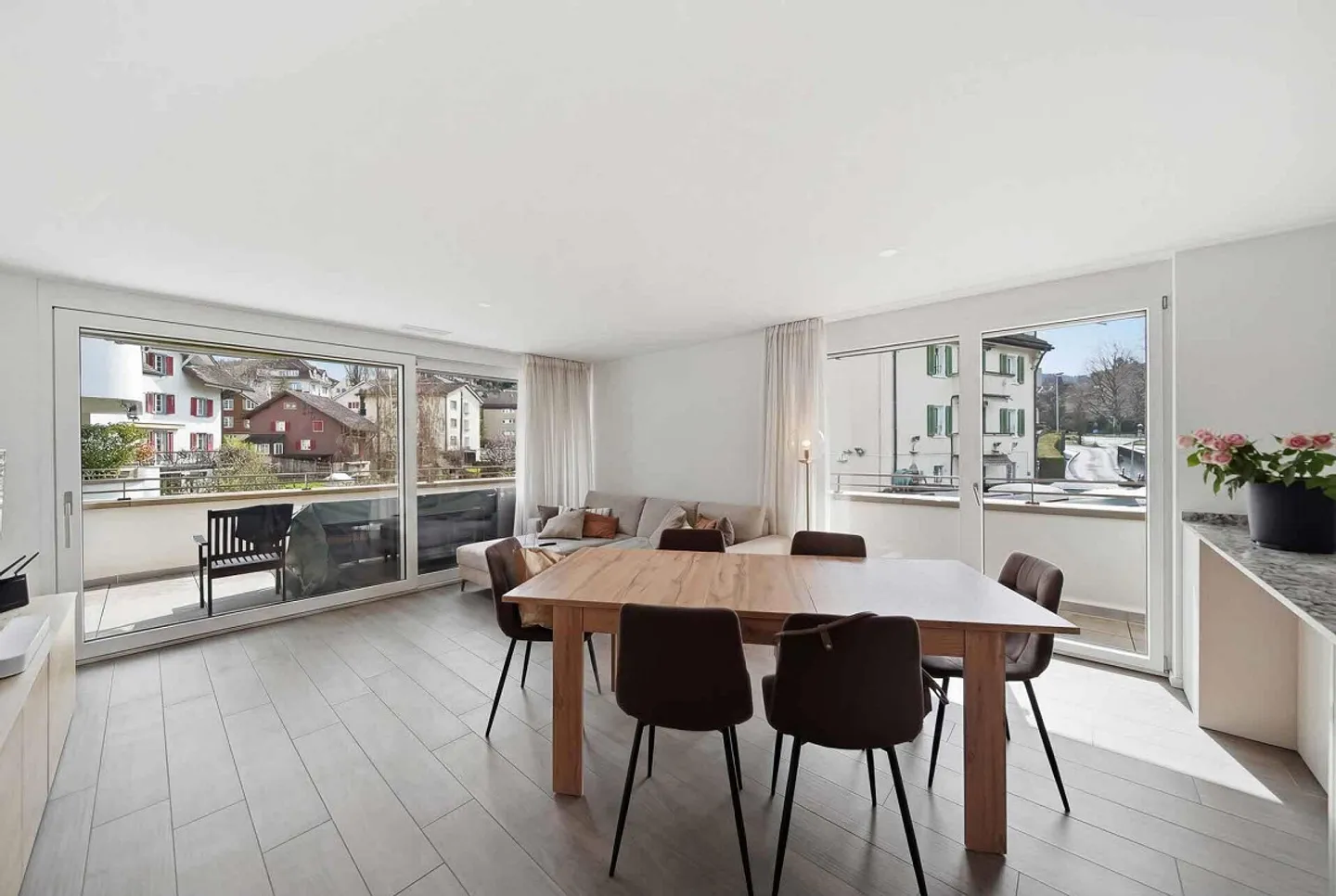 Modernes Apartment mit Balkon - Foto 4 von 5