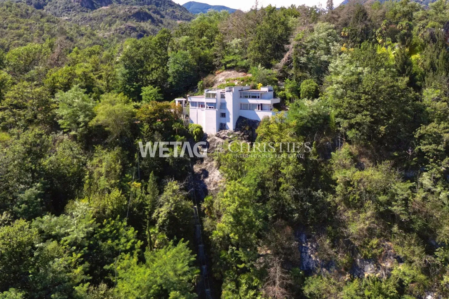 Losone: Beautiful villa to renovate in the green for sale - Photo 8 of 10