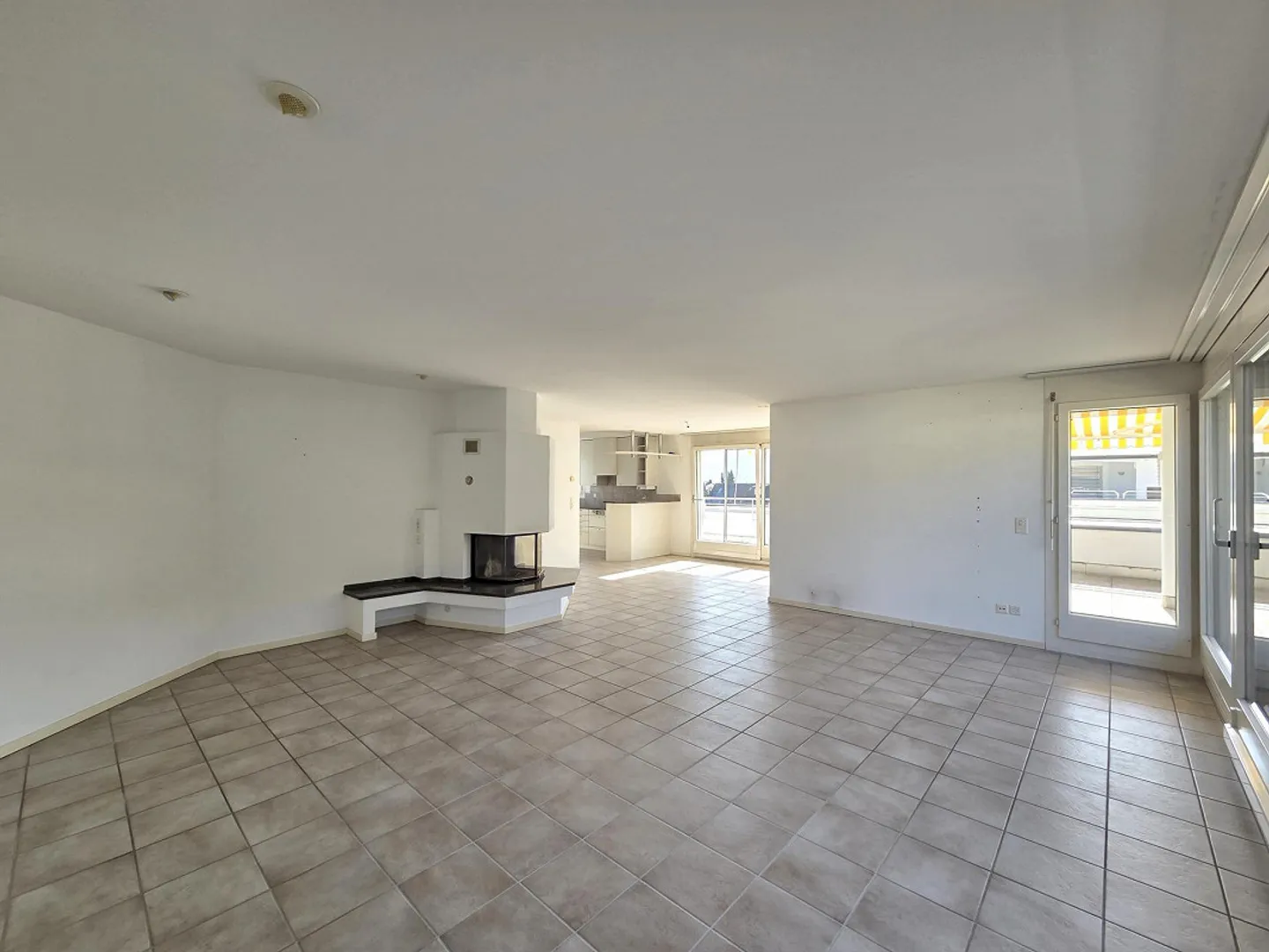 Appartement en attique avec belle vue panoramique dans un emplacement central - Photo 1 sur 13