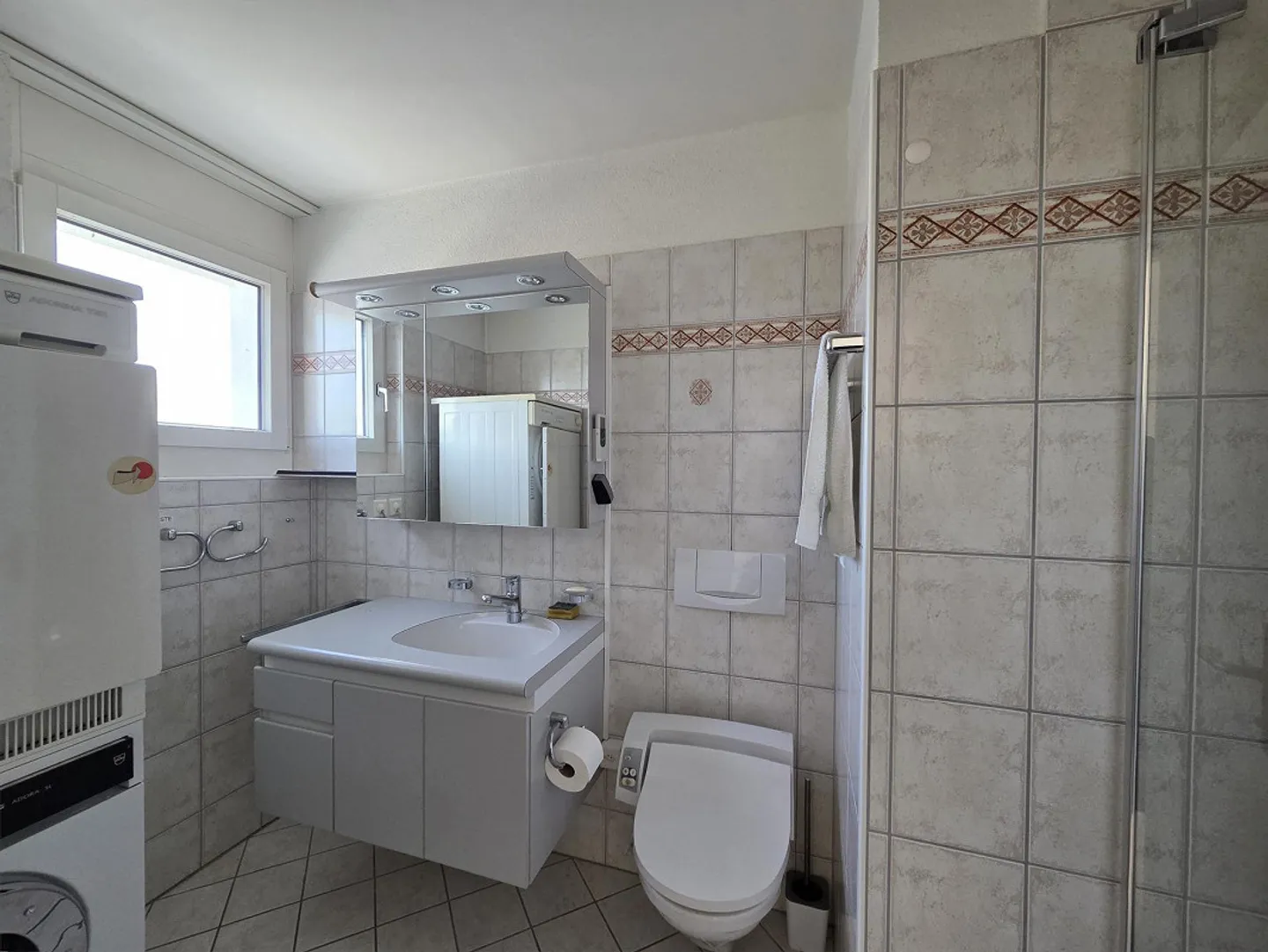 Appartement en attique avec belle vue panoramique dans un emplacement central - Photo 9 sur 13