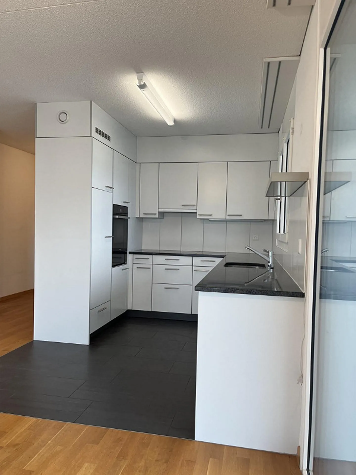 Moderne 5.5-Zimmer-Attika-Wohnung in Grosshöchstetten zu vermieten - Foto 5 von 11