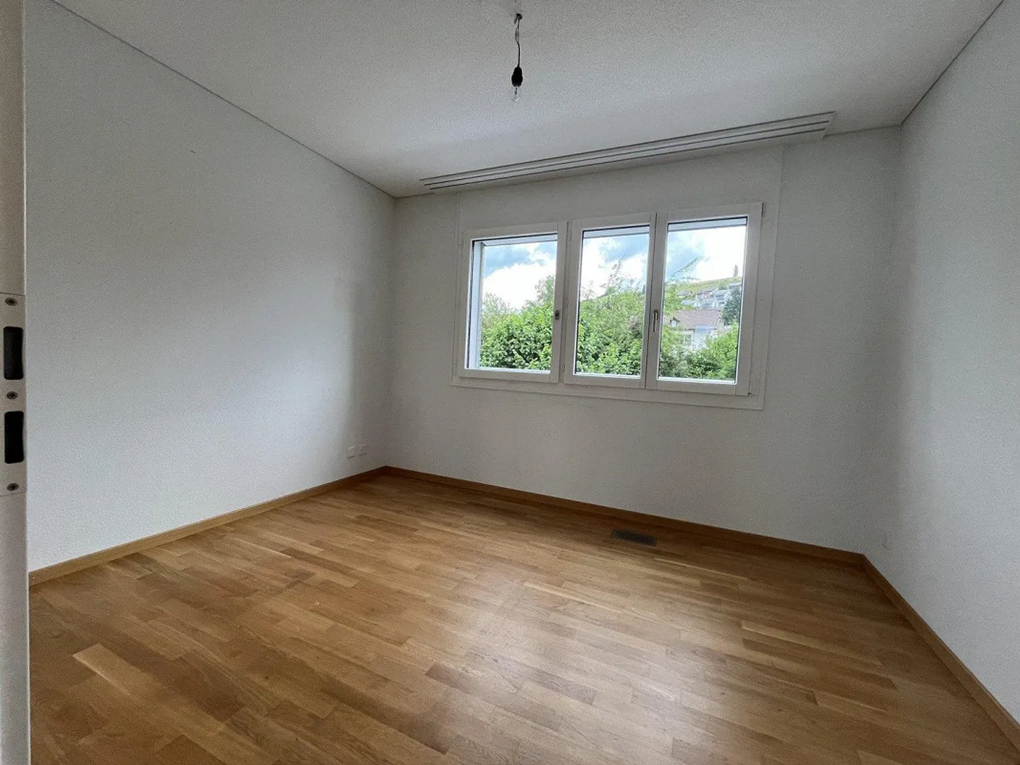 Moderne 5.5-Zimmer-Attika-Wohnung in Grosshöchstetten zu vermieten - Foto 6 von 11