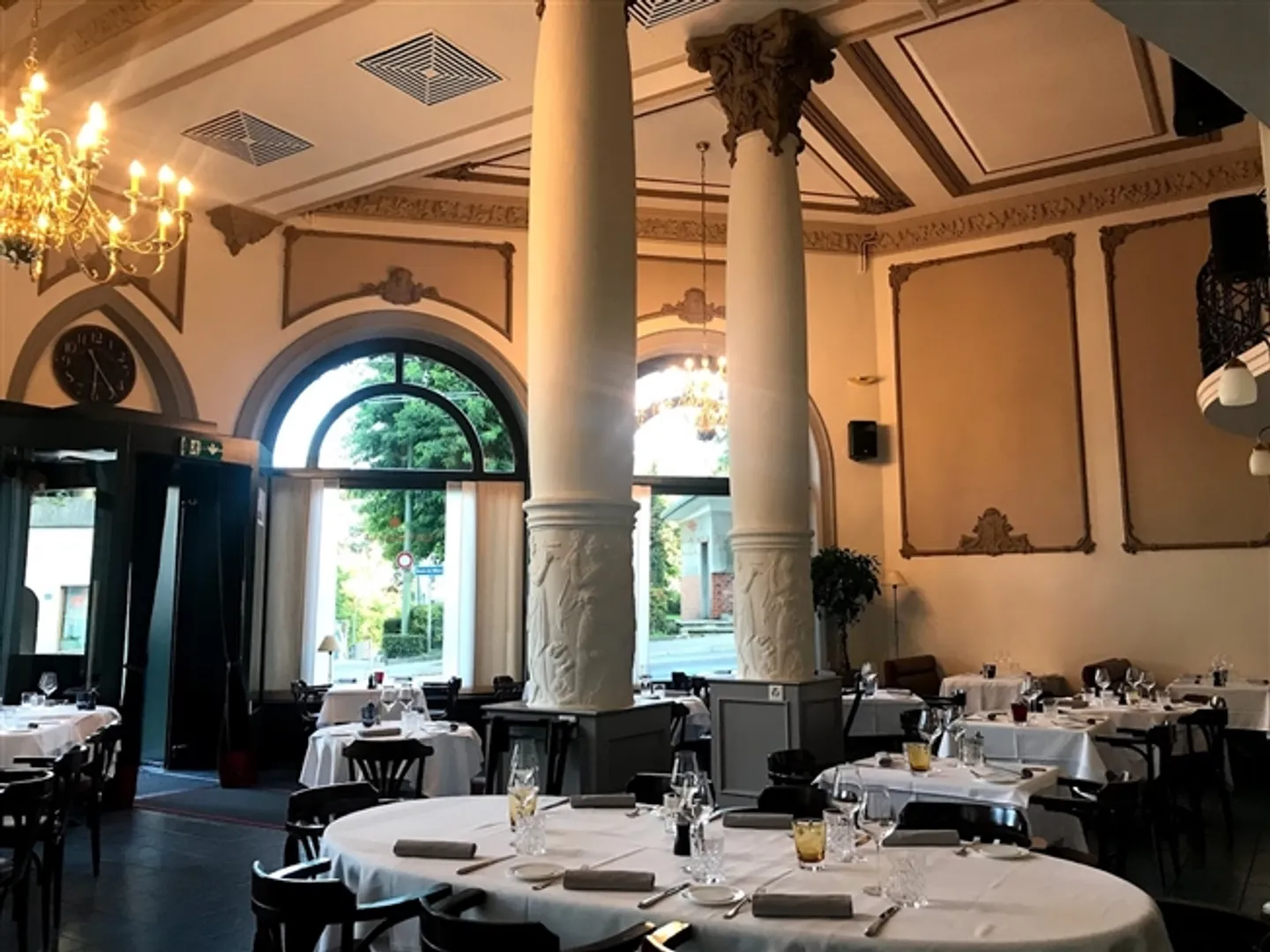 Restaurant unique belle époque - Photo 2 sur 3