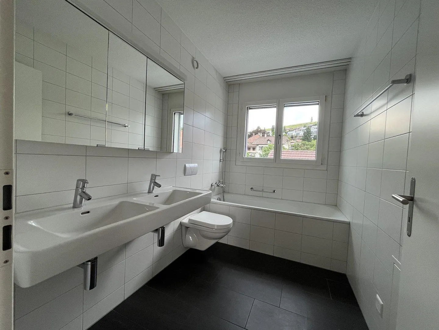 Moderne 5.5-Zimmer-Attika-Wohnung in Grosshöchstetten zu vermieten - Foto 10 von 11