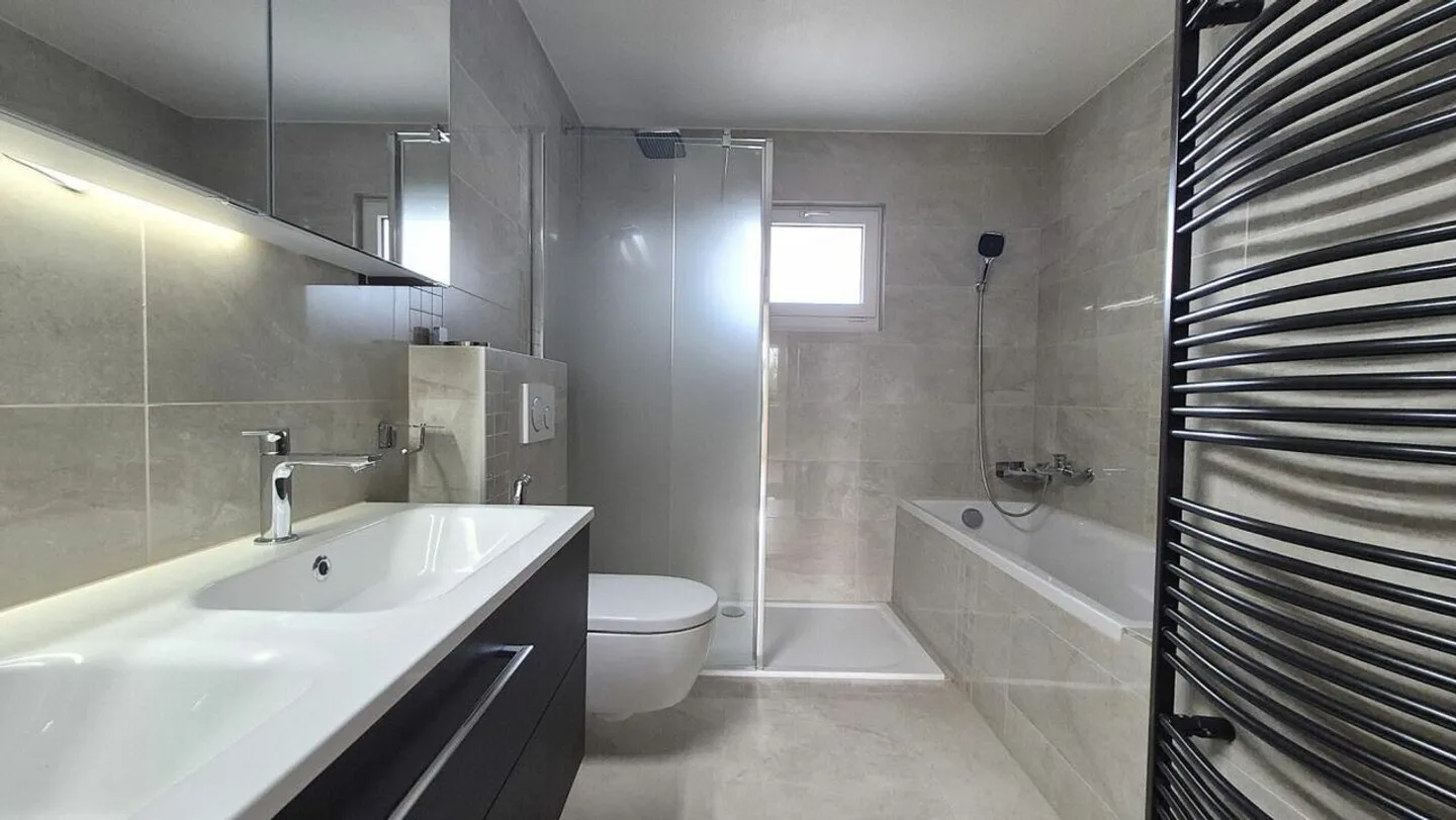 Splendida villa completamente ristrutturata a Colombier, con un magnifico giardino! - Foto 8 di 16