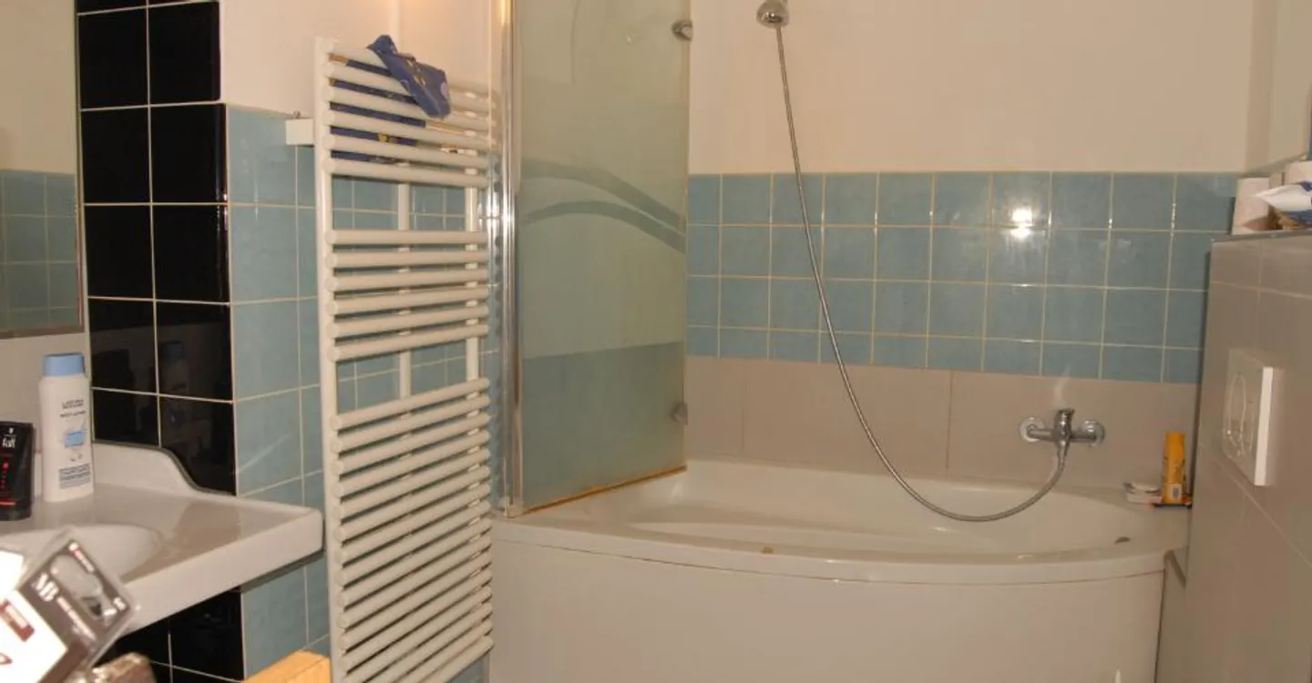 For sale in the city center of Cudrefin a 4-room house and a studio - Photo 13 of 24