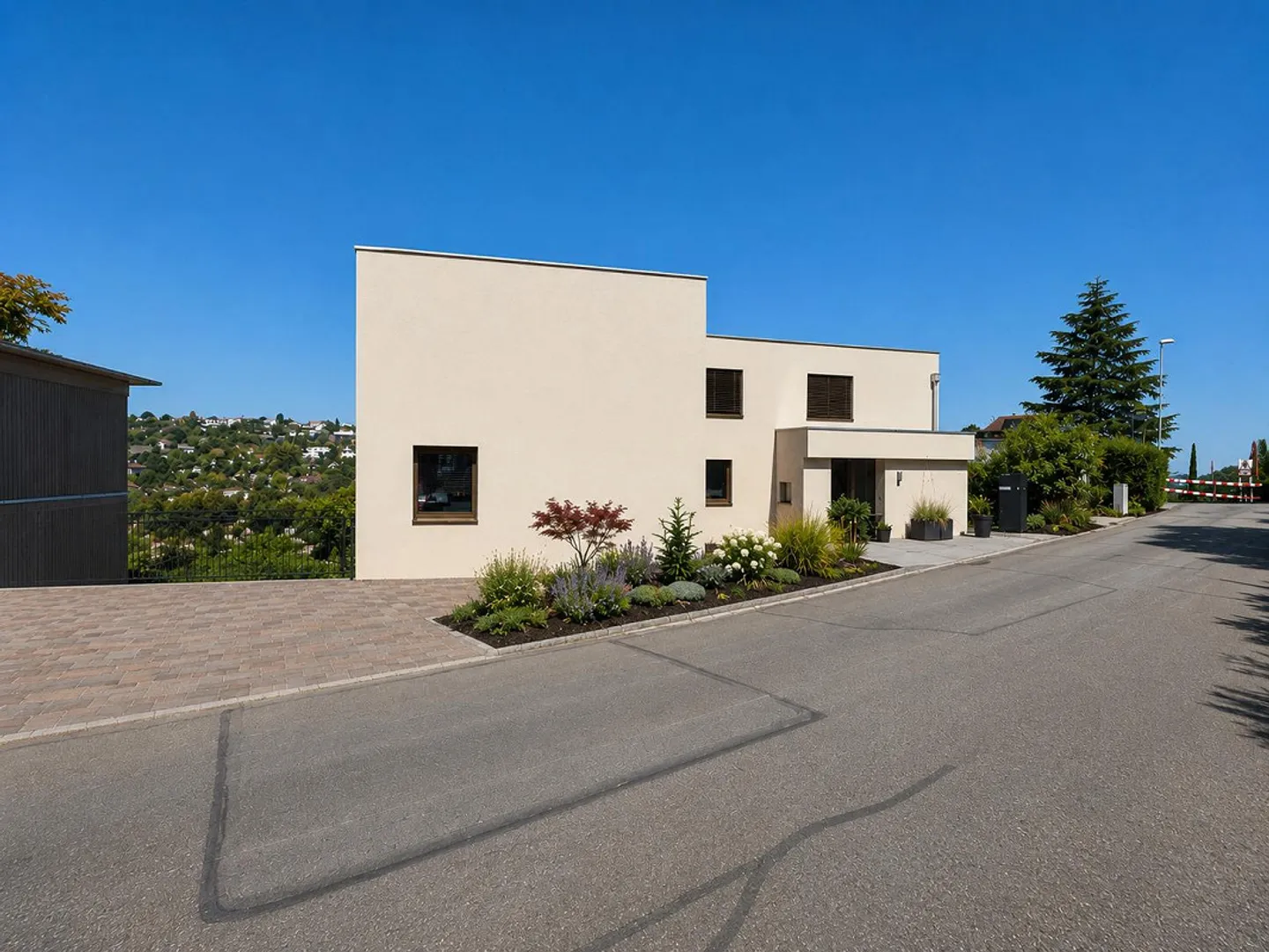 Vie spacieuse avec vue et potentiel de développement - Photo 1 sur 18