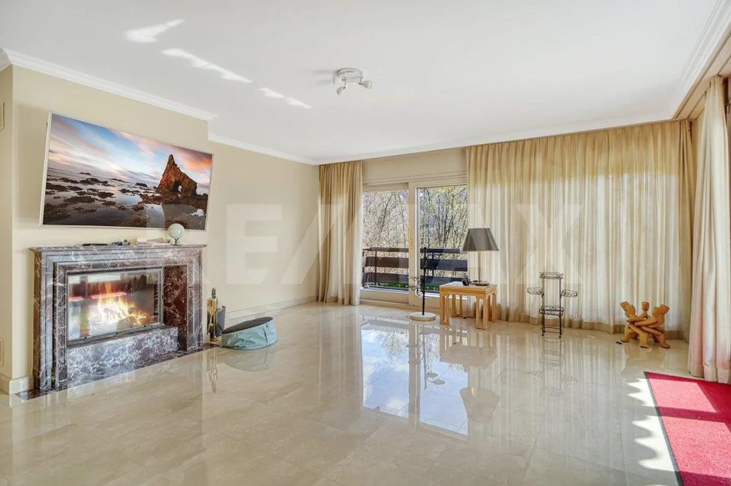 Spacious Villa with Lake View - Photo 6 of 9