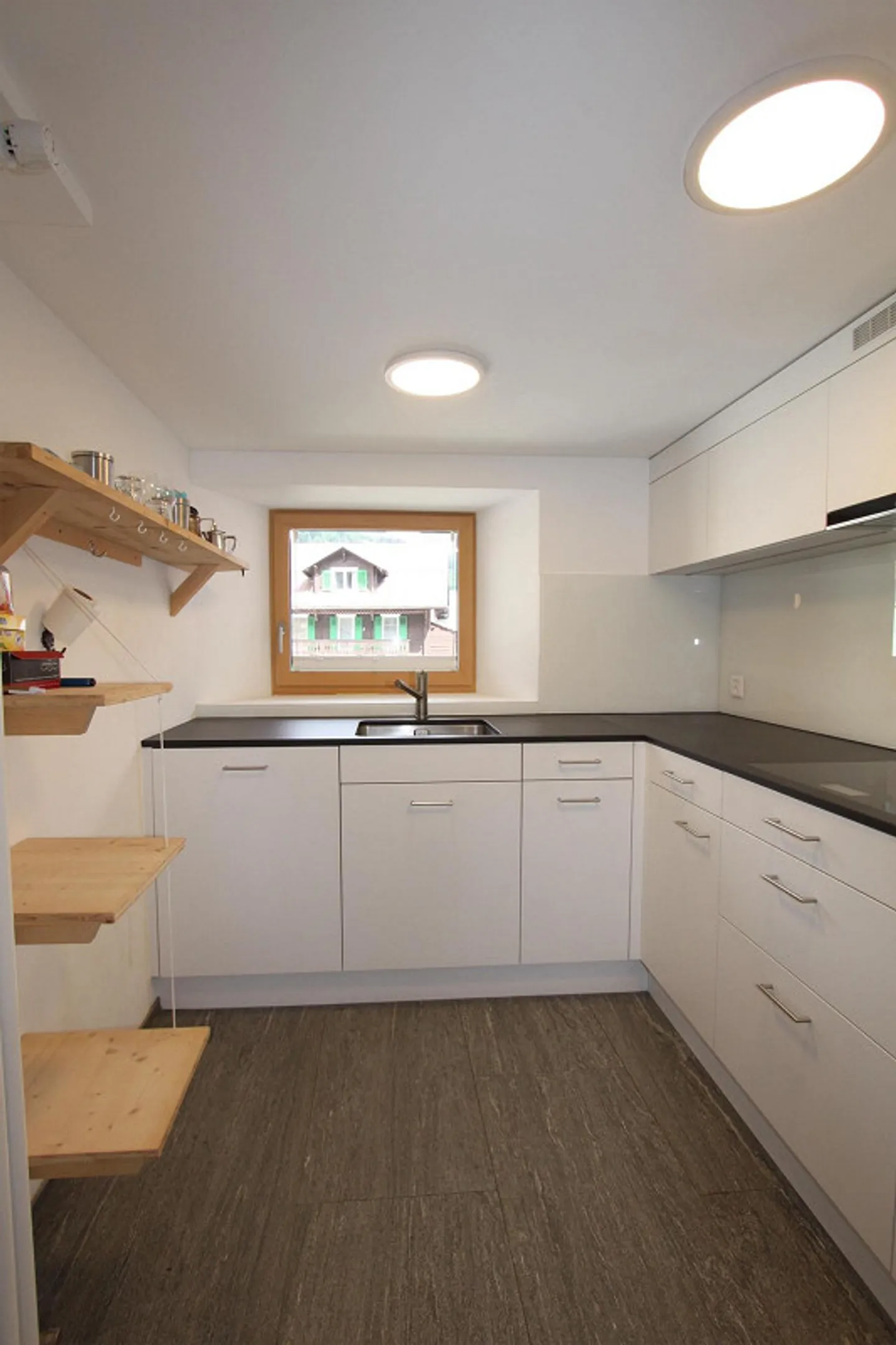 Appartement de 5,5 pièces - Photo 2 sur 7