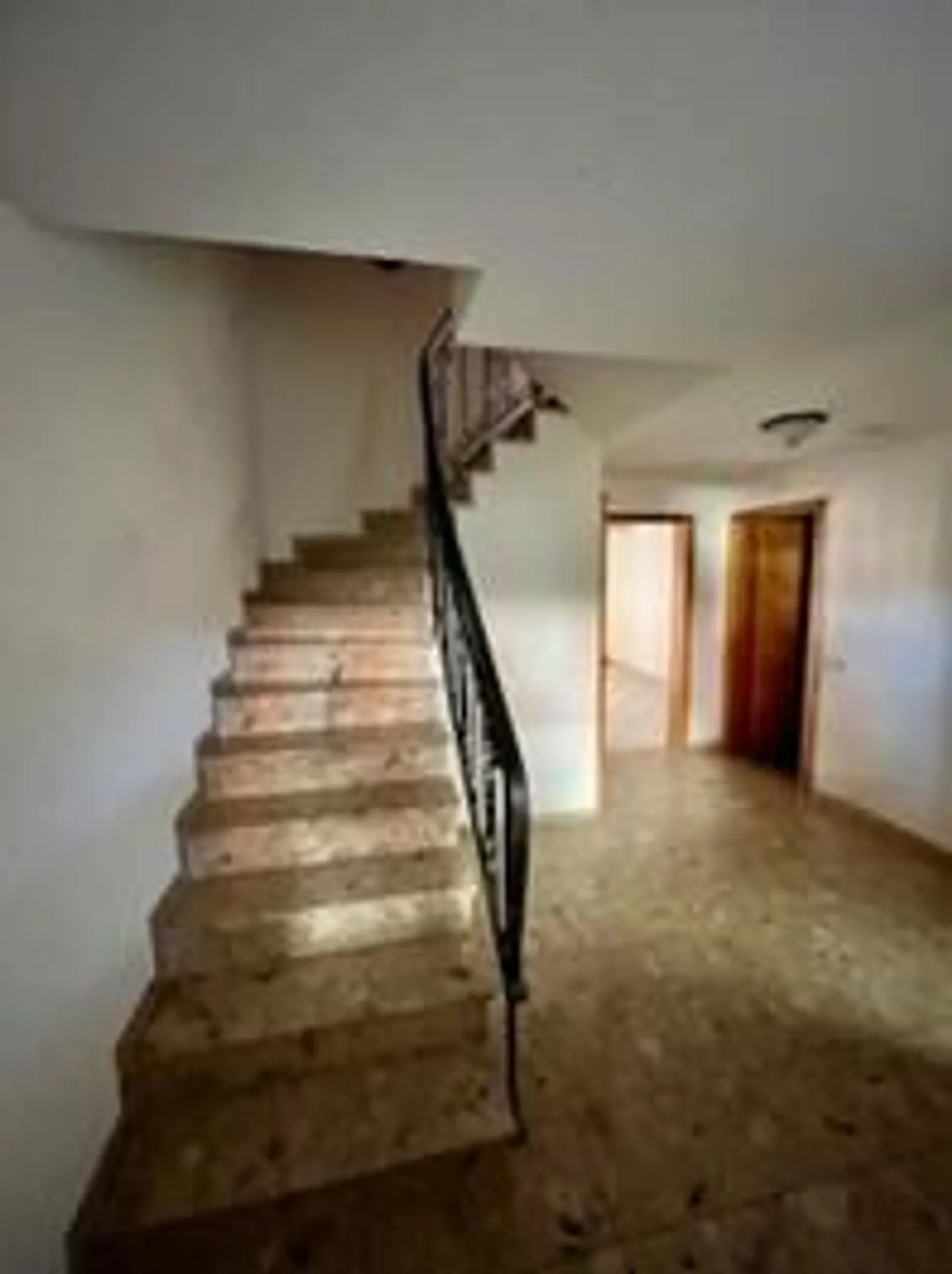 Casa Doppia Familiare in una Bella e Elevata Posizione - Foto 9 di 29