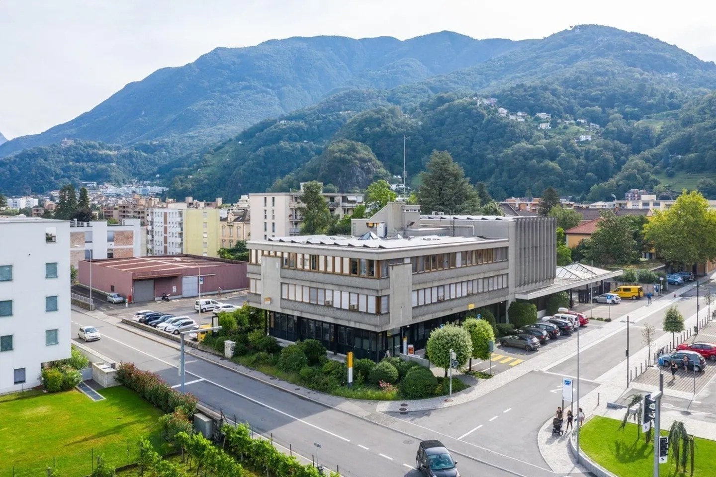 IHRE NEUE OPEN SPACE-GESCHÄFTSSTELLE IN GIUBIASCO - Foto 2 von 4