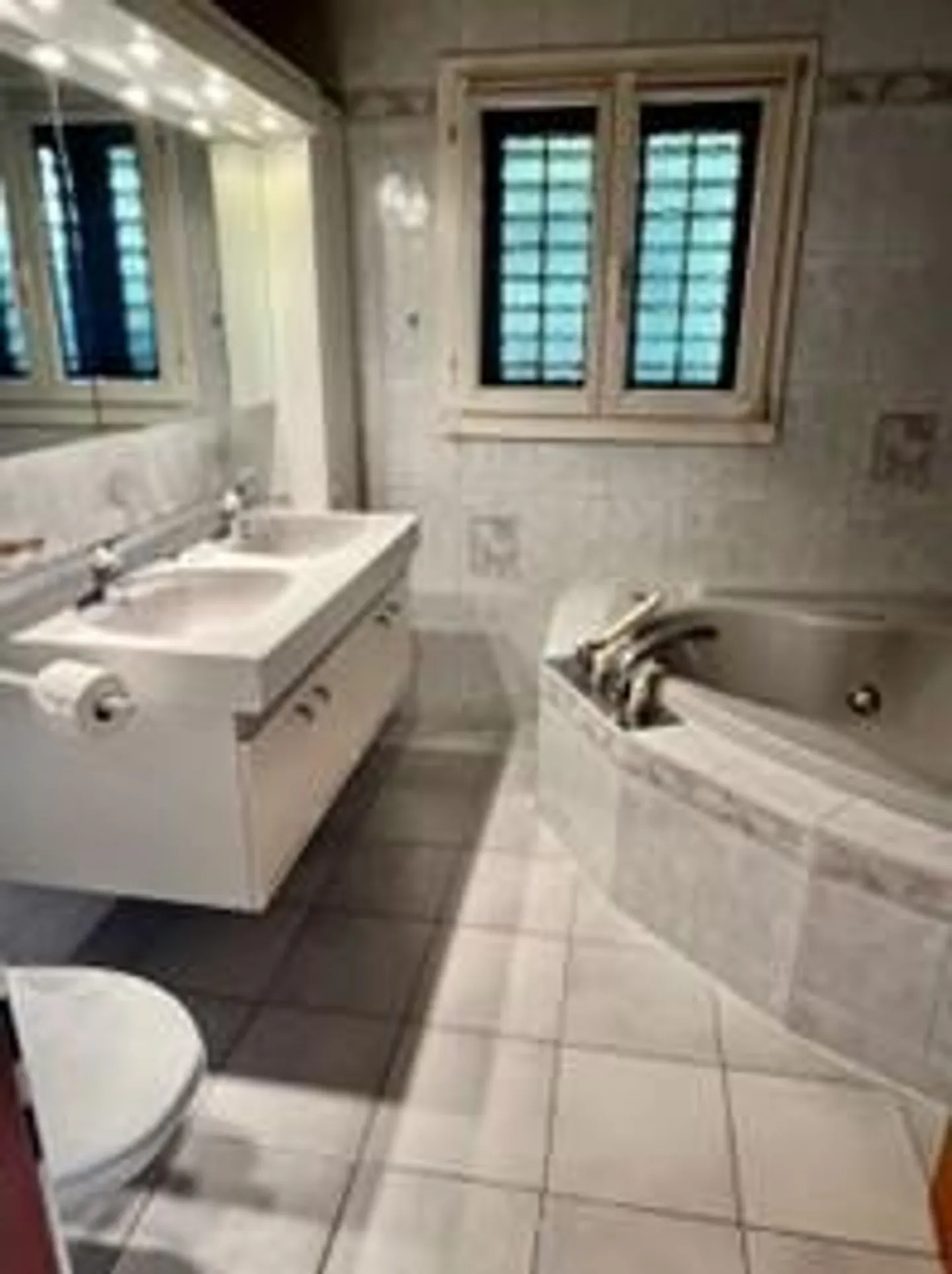 Casa Doppia Familiare in una Bella e Elevata Posizione - Foto 19 di 29