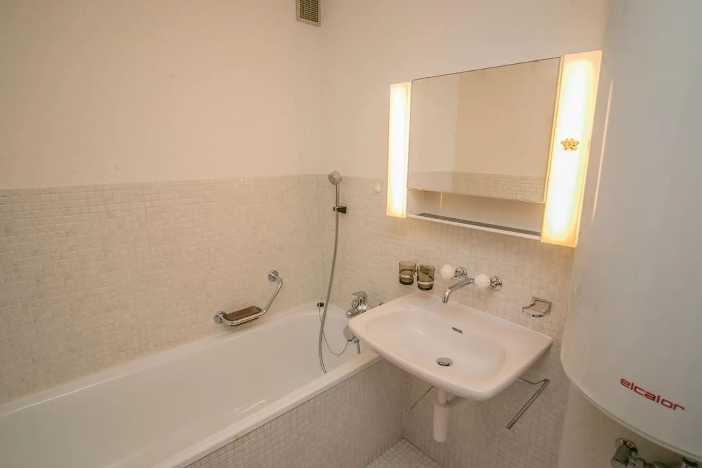 3.5-Zimmer-Wohnung an ruhiger Lage direkt am Weiher - Photo 6 of 8