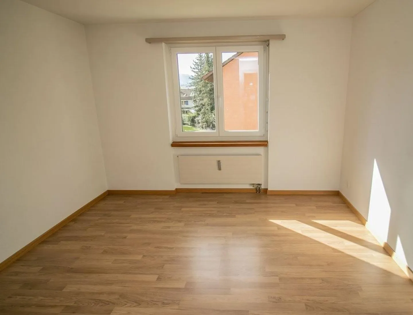 3.5-Zimmer-Wohnung an ruhiger Lage direkt am Weiher - Photo 7 of 8